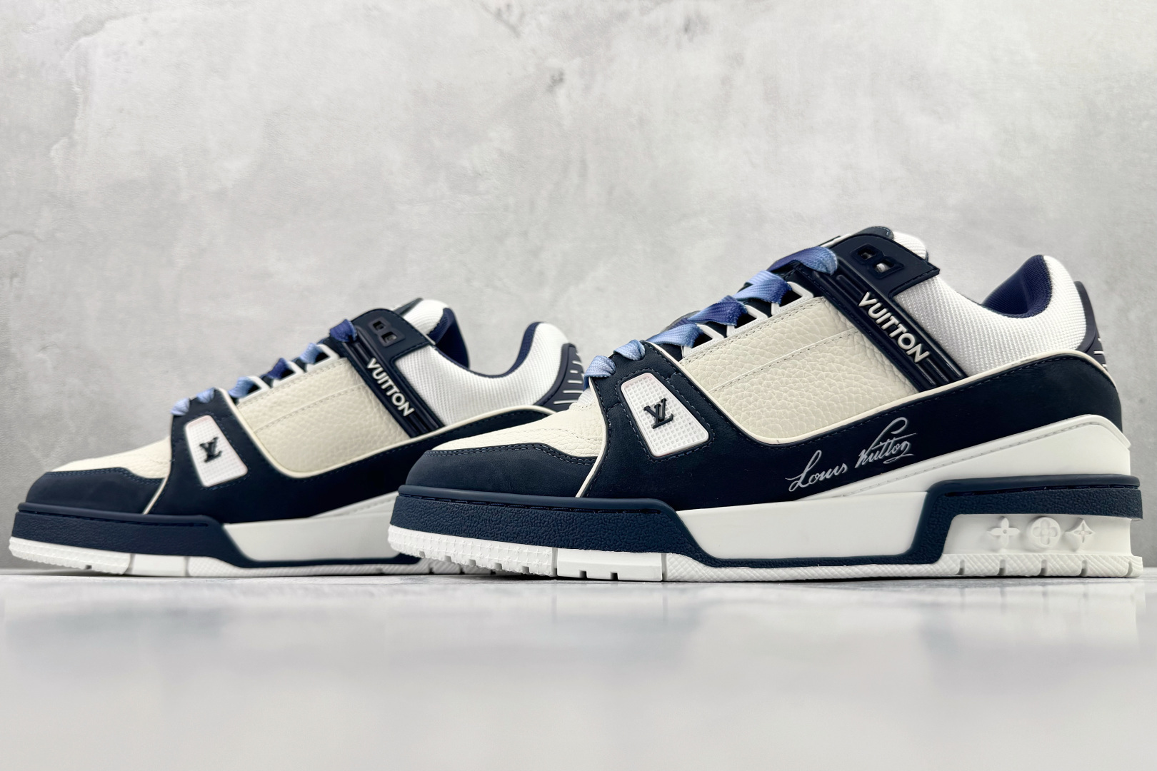 顶级纯原 LOUIS VUITTTrainer 白蓝色 1ADHCQ