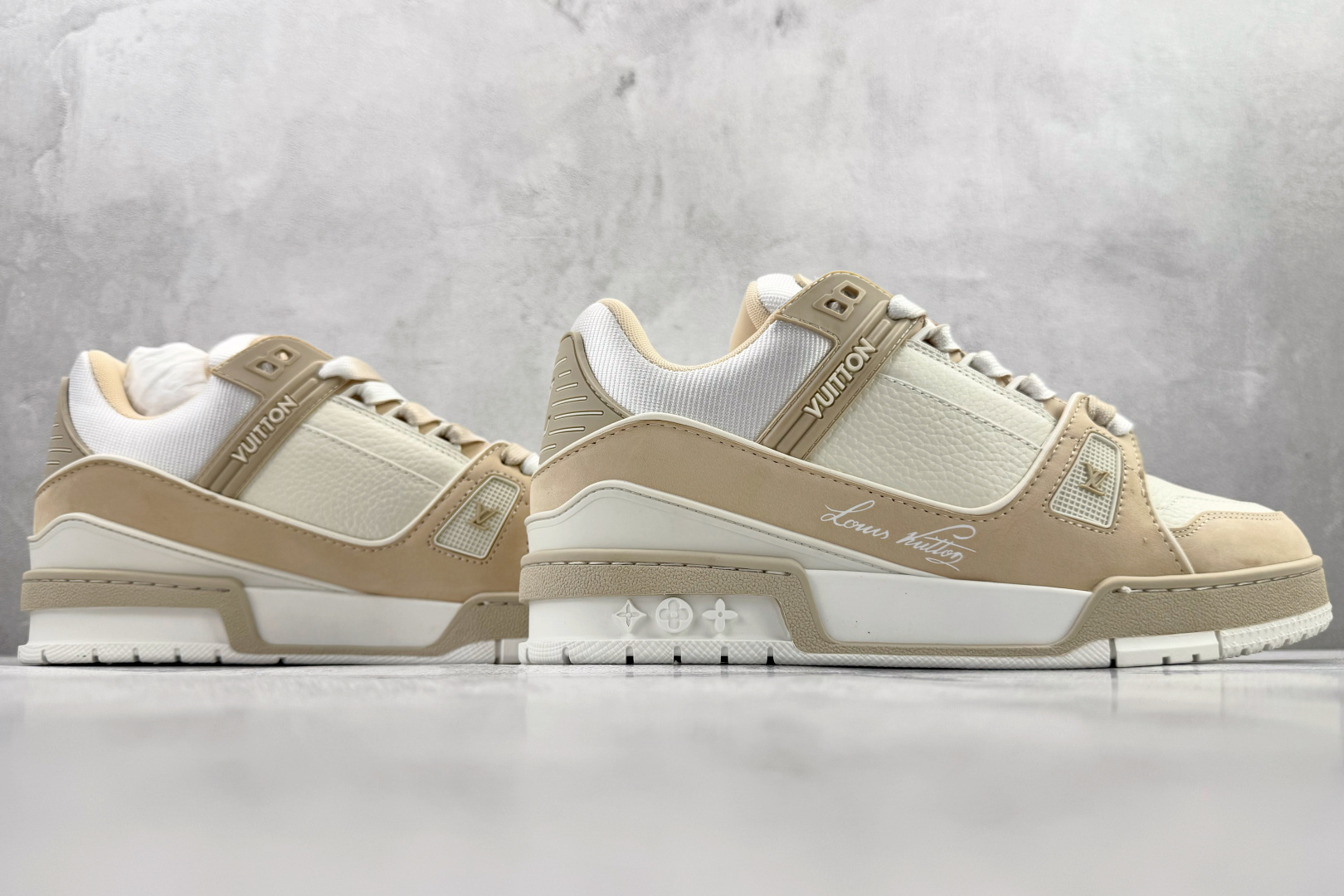 顶级纯原 LOUIS VUITTTrainer 米绿了 1ADHF6