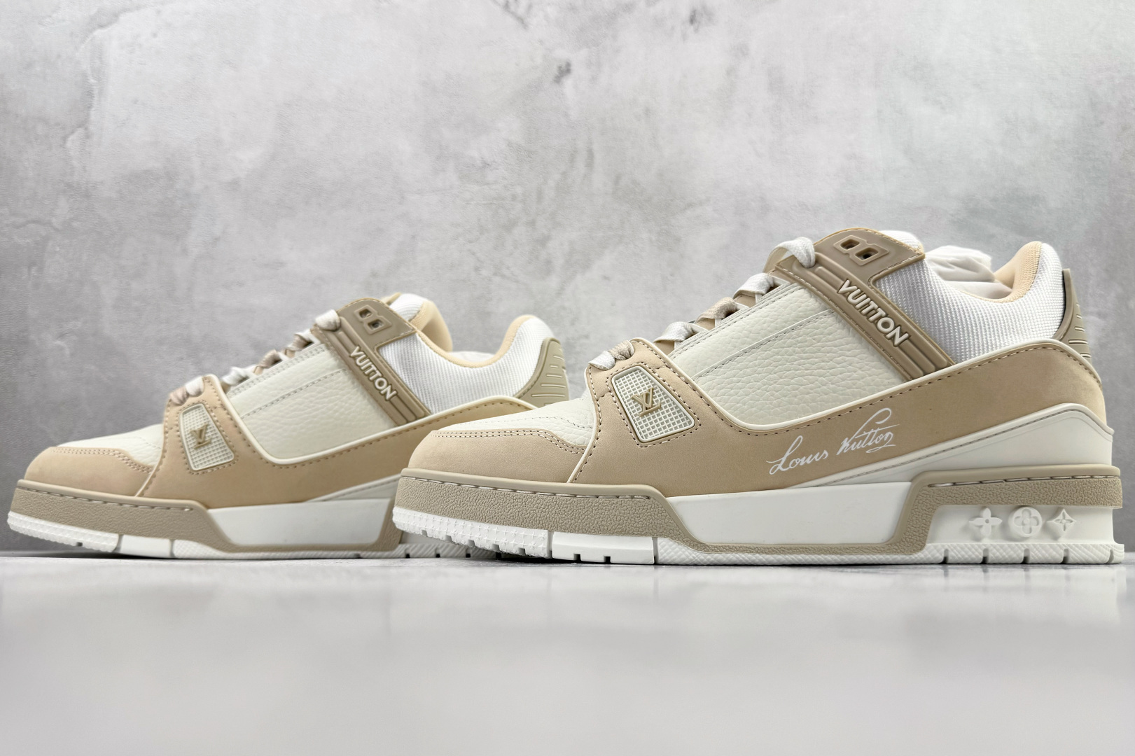 顶级纯原 LOUIS VUITTTrainer 米绿了 1ADHF6