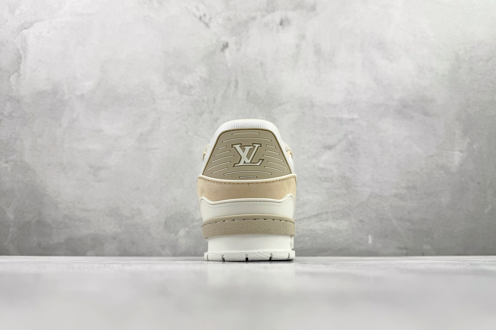 顶级纯原 LOUIS VUITTTrainer 米绿了 1ADHF6