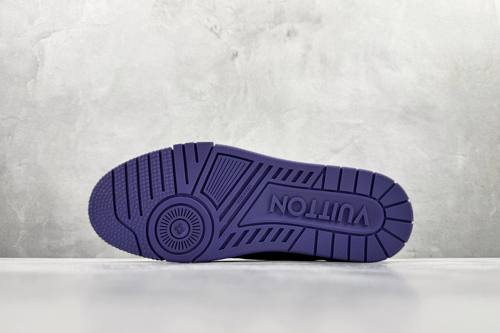 顶级纯原 LOUIS VUITTTrainer 紫色 1ADHAE