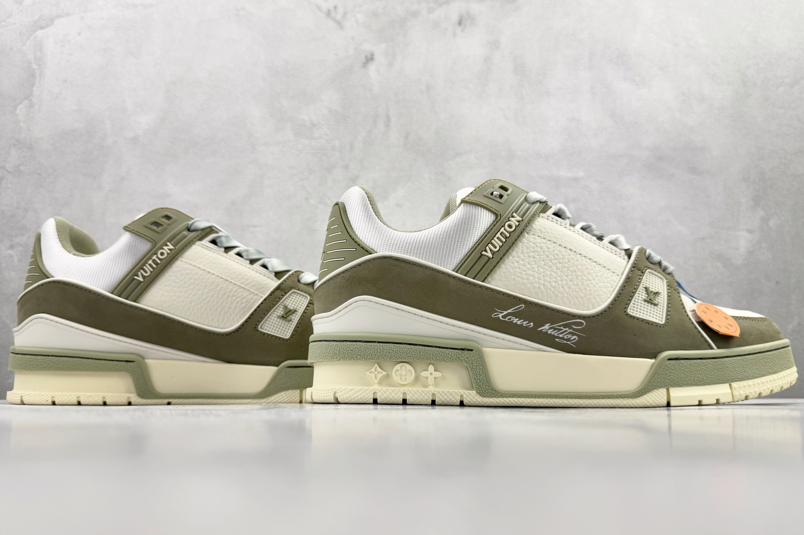 顶级纯原 LOUIS VUITTTrainer 浅绿色 1ADHC9