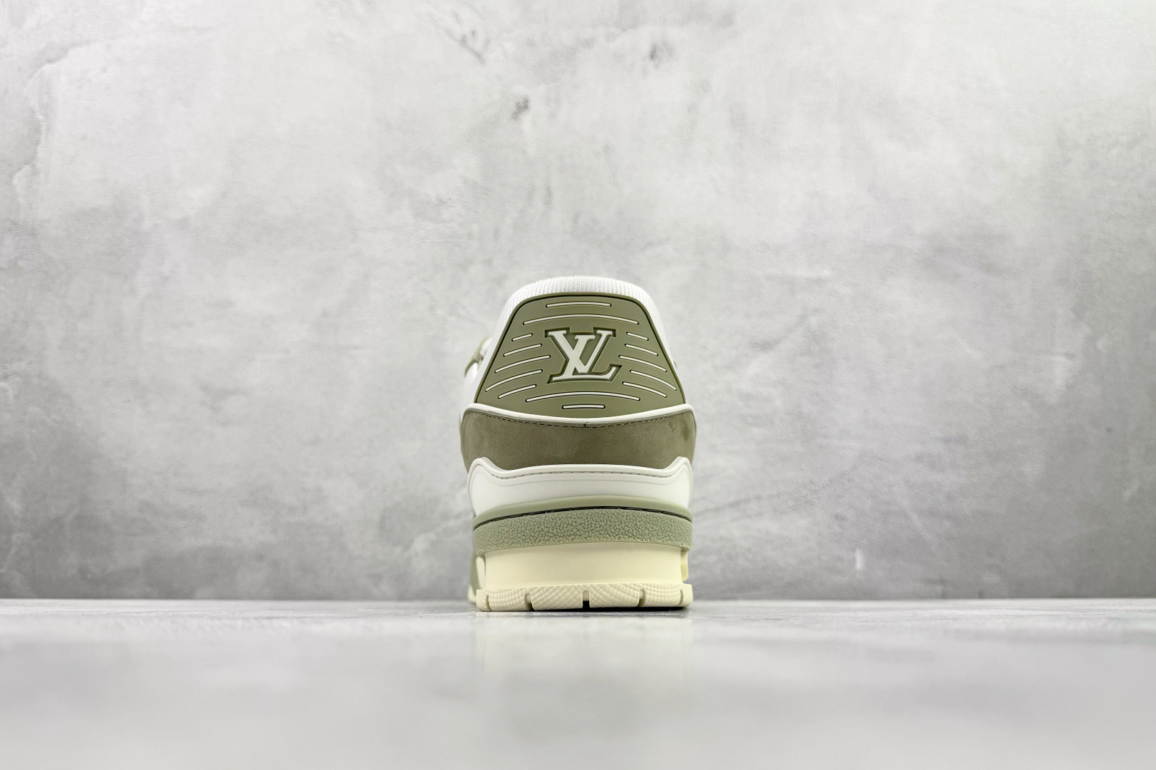 顶级纯原 LOUIS VUITTTrainer 浅绿色 1ADHC9