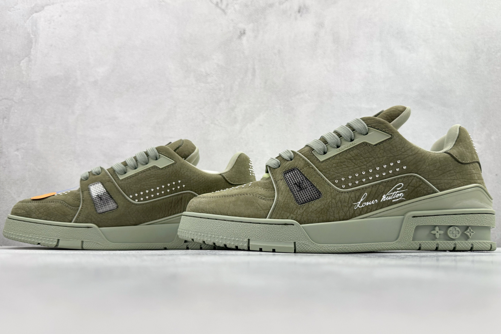 顶级纯原 LOUIS VUITTTrainer 绿色 1ADHA0