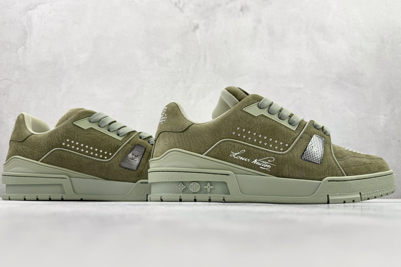 顶级纯原 LOUIS VUITTTrainer 绿色 1ADHA0