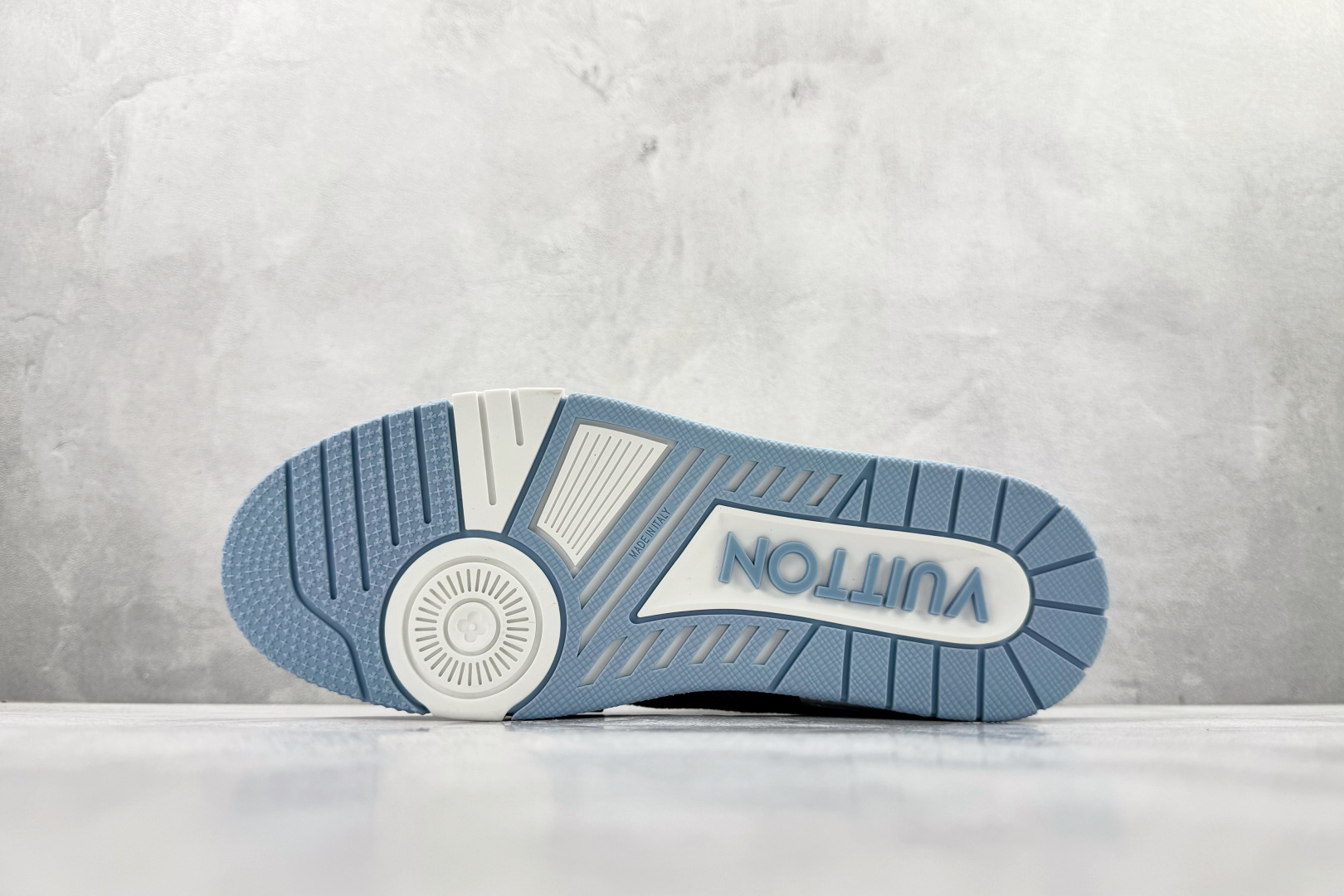 顶级纯原 LOUIS VUITTTrainer 蓝色 1AHCYB 顶级纯原 LOUIS VUITTTrainer 蓝色 1AHCYB