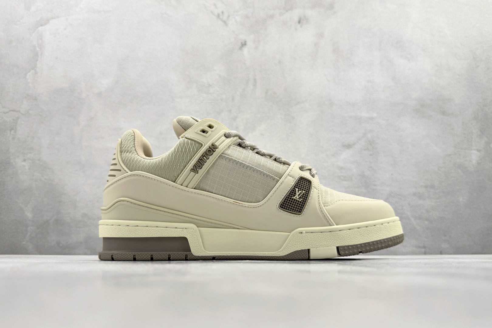 顶级纯原 LOUIS VUITTSKI滑雪系列 SS26 Trainer 米色 1ADEWF