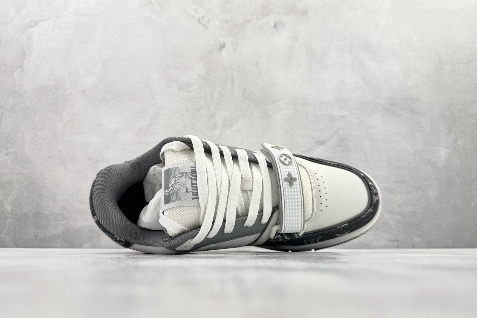 顶级纯原 LOUIS VUITTTrainer 黑白 1ACP25