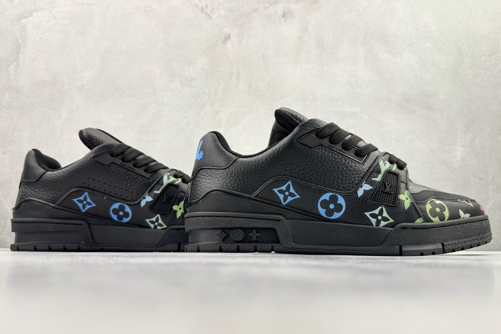 顶级纯原 LOUIS VUITTTrainer 黑色 1AHDW4 顶级纯原 LOUIS VUITTTrainer 黑色 1AHDW4