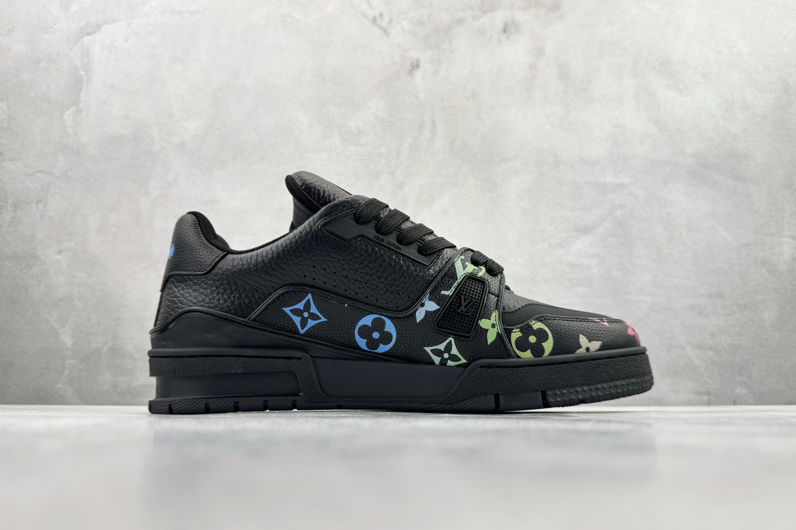 顶级纯原 LOUIS VUITTTrainer 黑色 1AHDW4 顶级纯原 LOUIS VUITTTrainer 黑色 1AHDW4