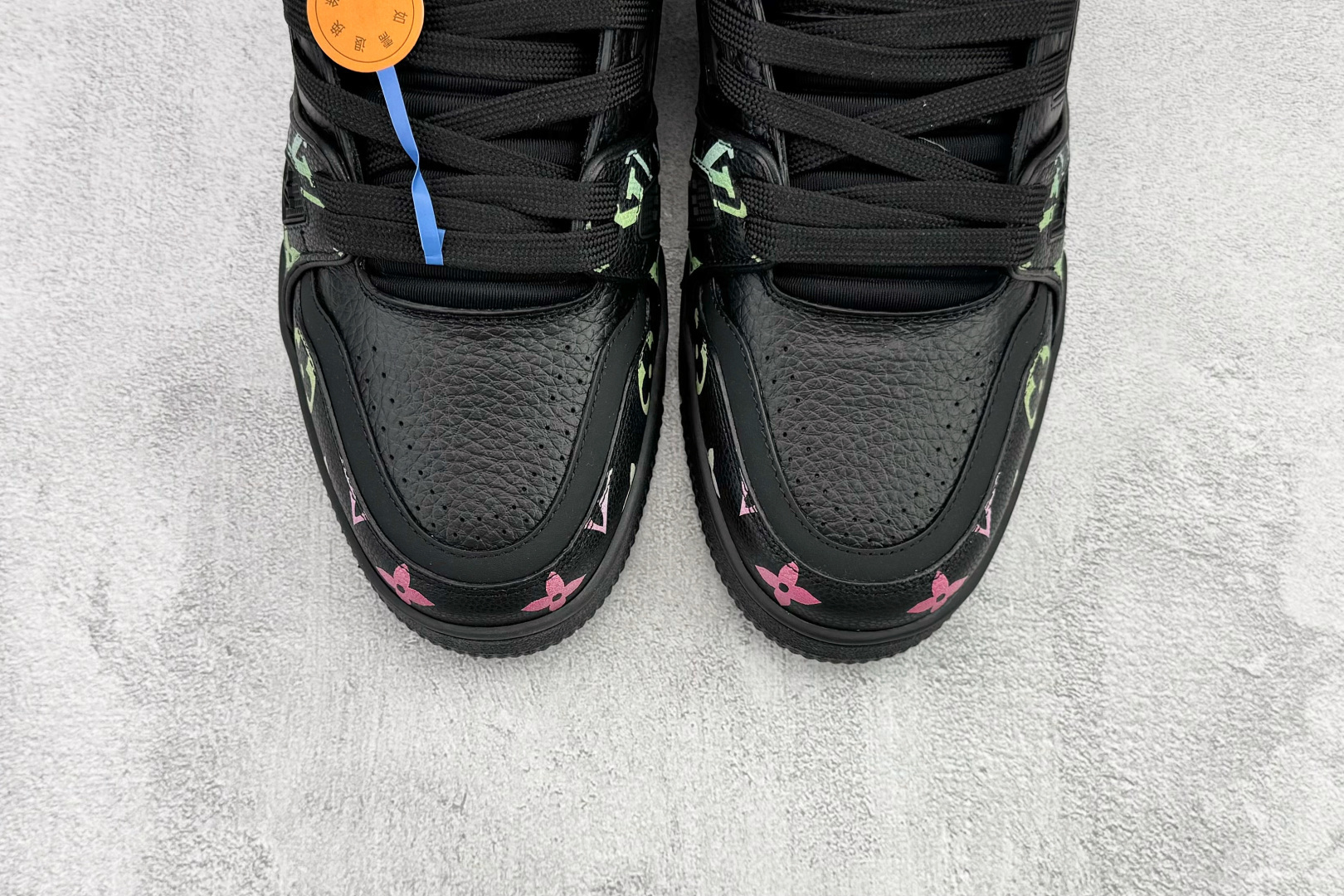 顶级纯原 LOUIS VUITTTrainer 黑色 1AHDW4 顶级纯原 LOUIS VUITTTrainer 黑色 1AHDW4