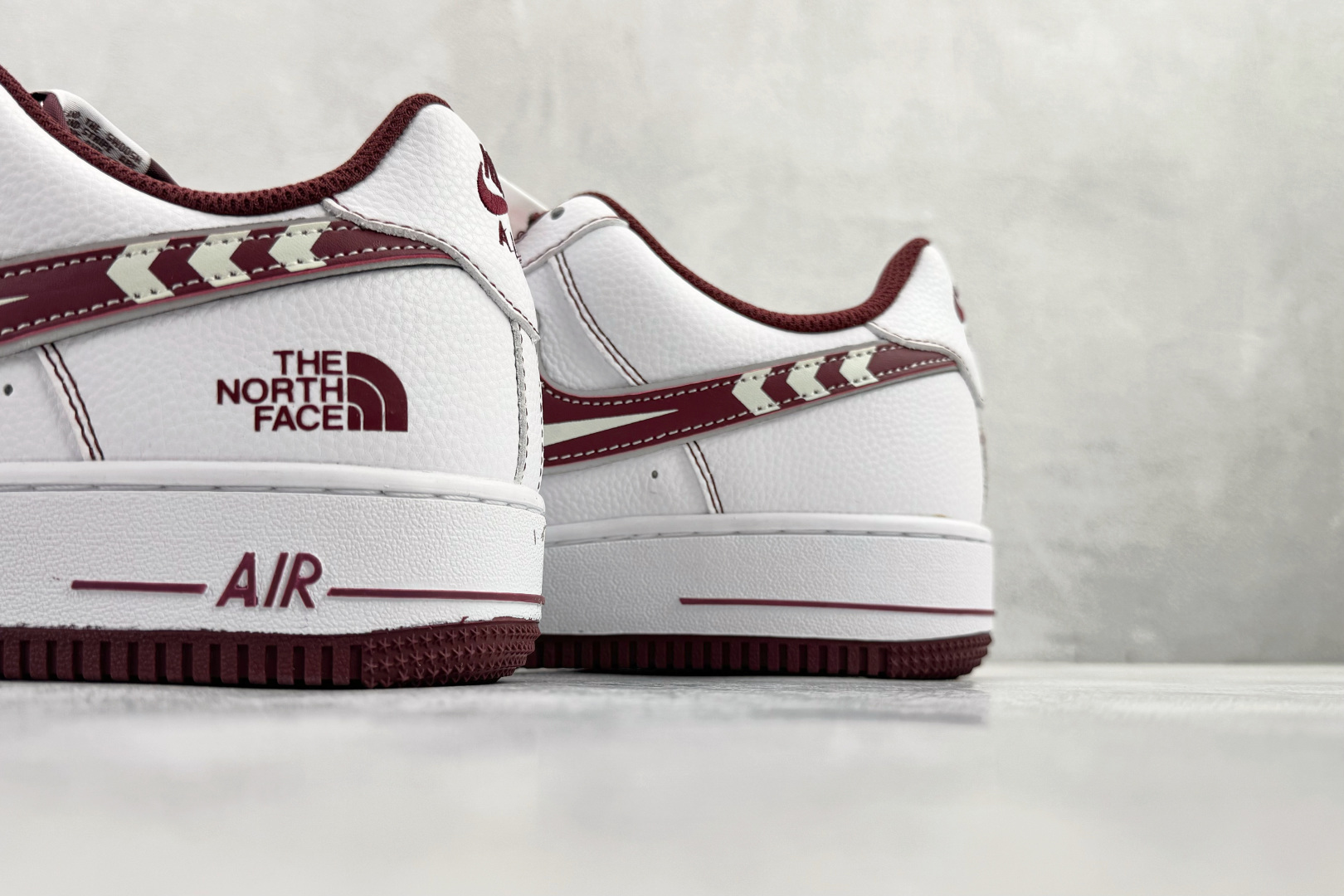 Nike Air Force 1'07 LX 白红 CD4487-100