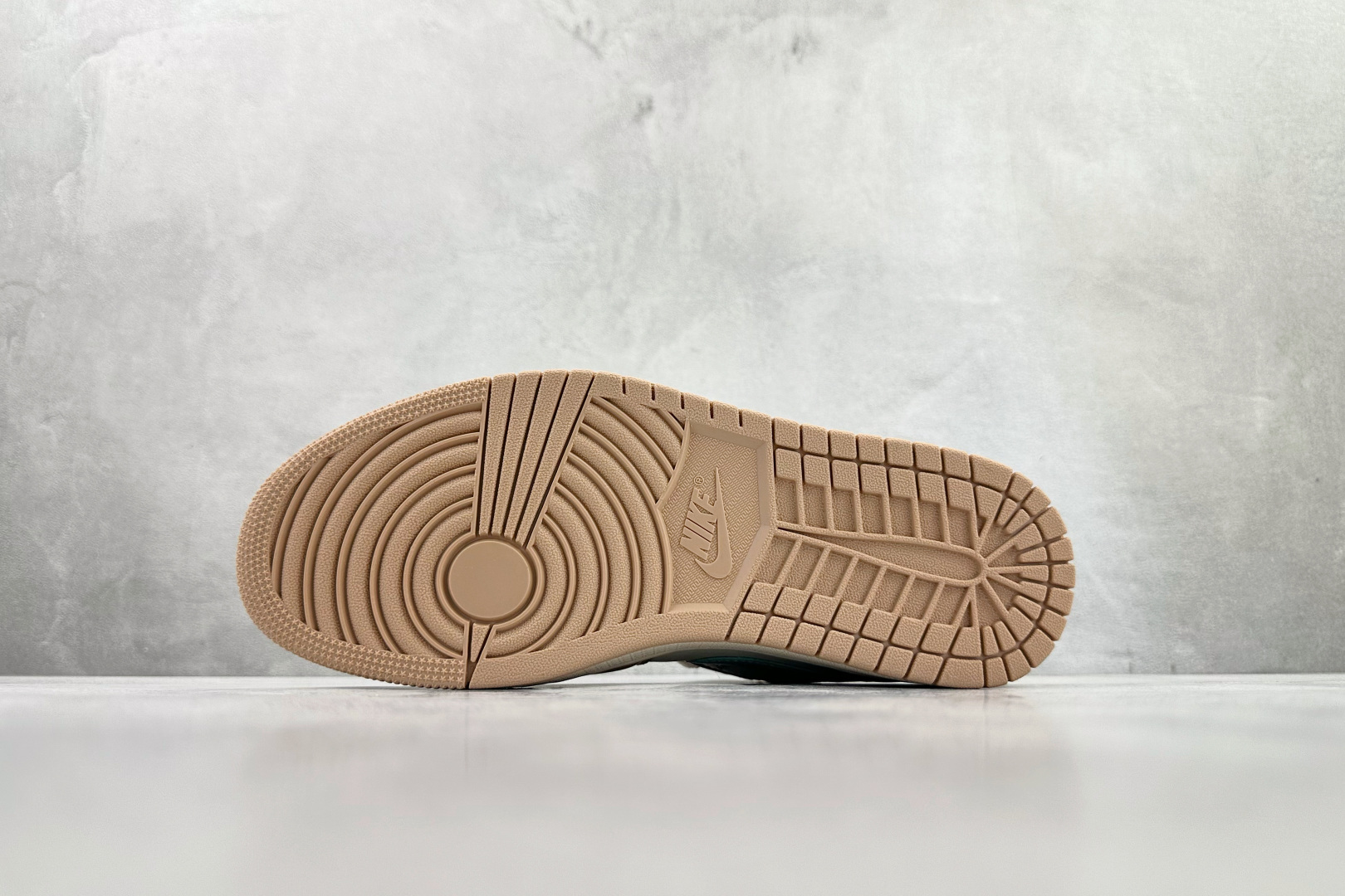 Jordan Air Jordan 1 米橙 DC0774-130 Jordan Air Jordan 1 米橙 DC0774-130