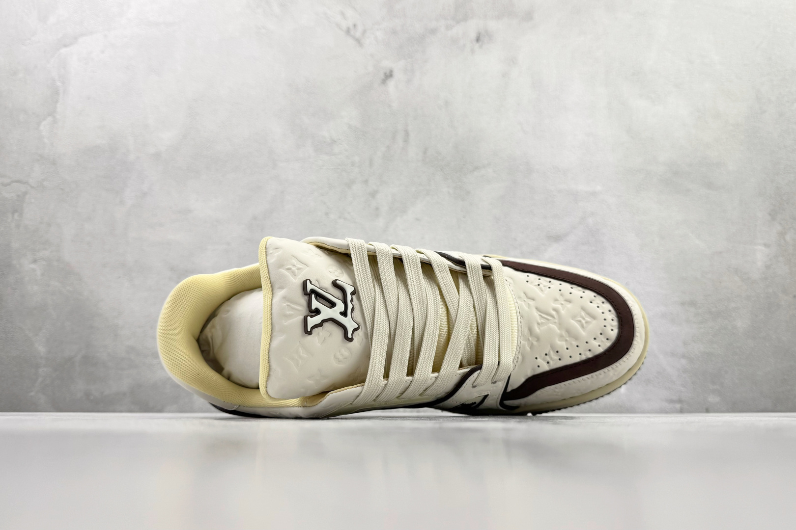 430 顶级纯原 Tyler x LOUIS VUITTTrainer 米棕 1ACR5K