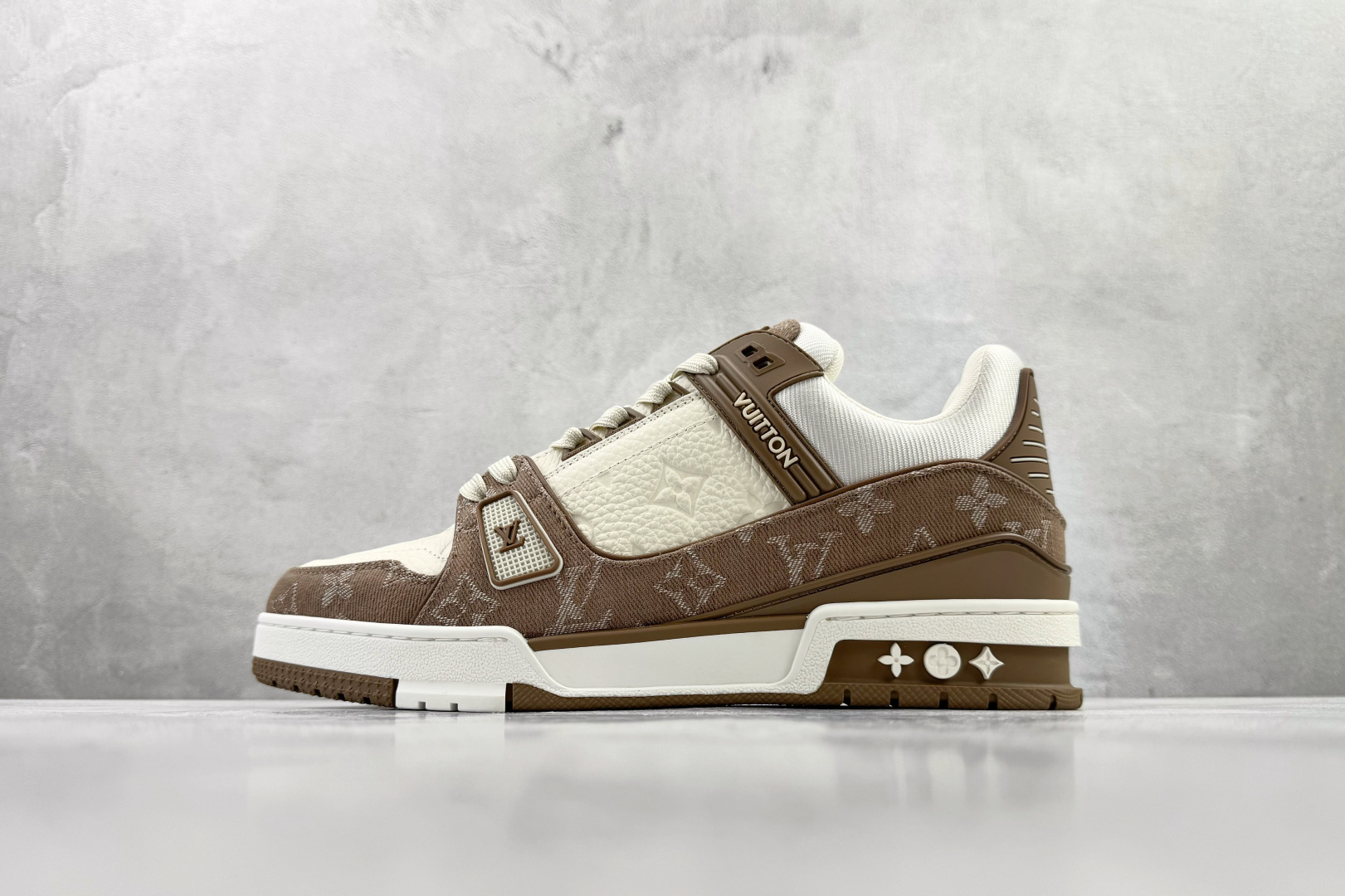 顶级纯原 LOUIS VUITTTrainer 棕色 1AJCKN 顶级纯原 LOUIS VUITTTrainer 棕色 1AJCKN