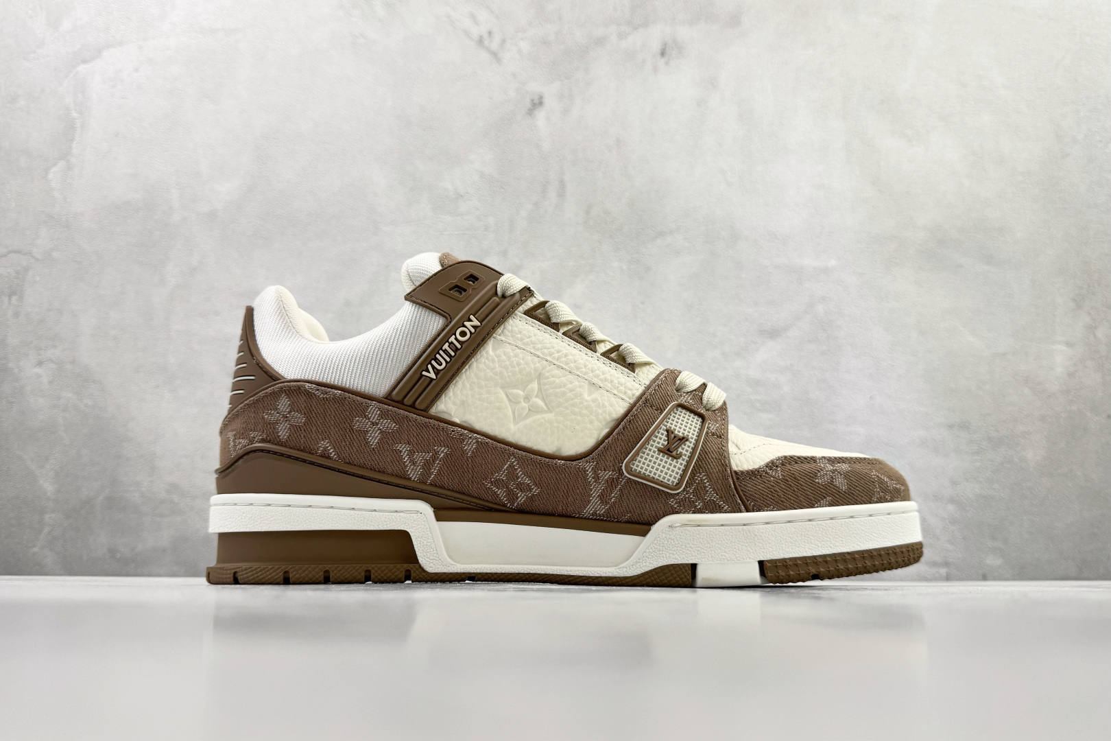 顶级纯原 LOUIS VUITTTrainer 棕色 1AJCKN 顶级纯原 LOUIS VUITTTrainer 棕色 1AJCKN