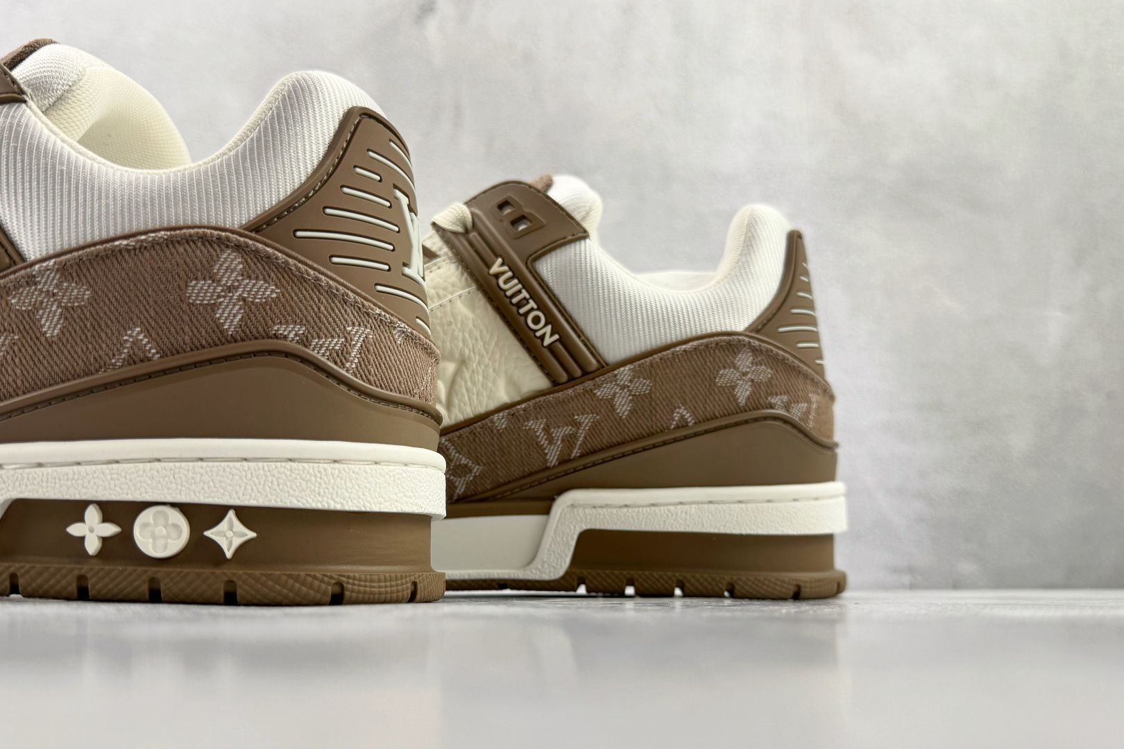 顶级纯原 LOUIS VUITTTrainer 棕色 1AJCKN 顶级纯原 LOUIS VUITTTrainer 棕色 1AJCKN