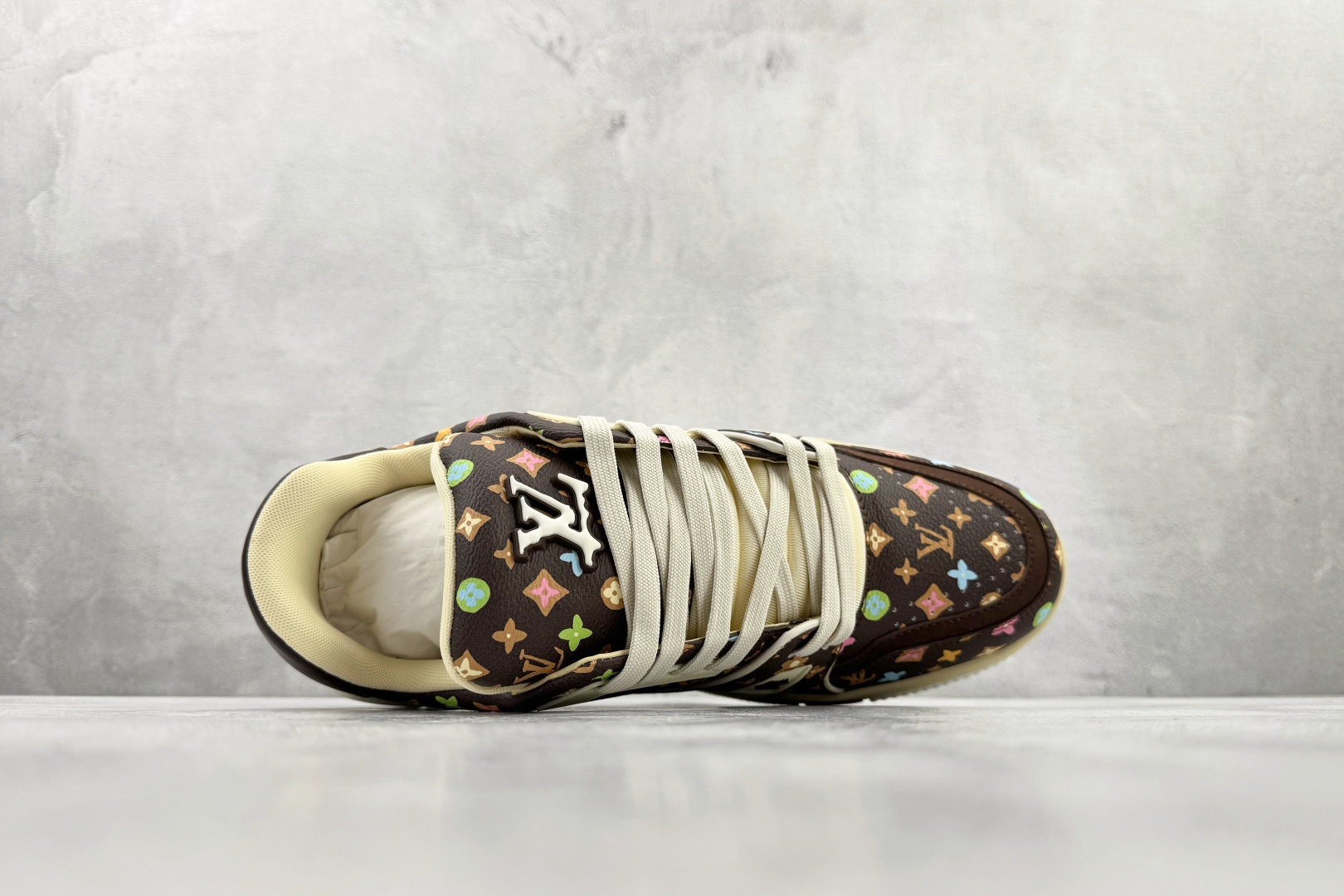 顶级纯原 Tyler x LOUIS VUITTTrainer 棕色 1ACXB1-莆田鞋,莆田鞋货源,高仿鞋,高仿鞋货源,安福档口,莆田高仿鞋,莆田鞋批发,高仿鞋批发,莆田高仿运动鞋,高仿运动鞋,莆田运动鞋 顶级纯原 Tyler x LOUIS VUITTTrainer 棕色 1ACXB1