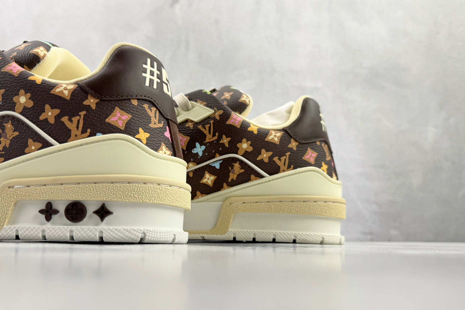 顶级纯原 Tyler x LOUIS VUITTTrainer 棕色 1ACXB1-莆田鞋,莆田鞋货源,高仿鞋,高仿鞋货源,安福档口,莆田高仿鞋,莆田鞋批发,高仿鞋批发,莆田高仿运动鞋,高仿运动鞋,莆田运动鞋 顶级纯原 Tyler x LOUIS VUITTTrainer 棕色 1ACXB1