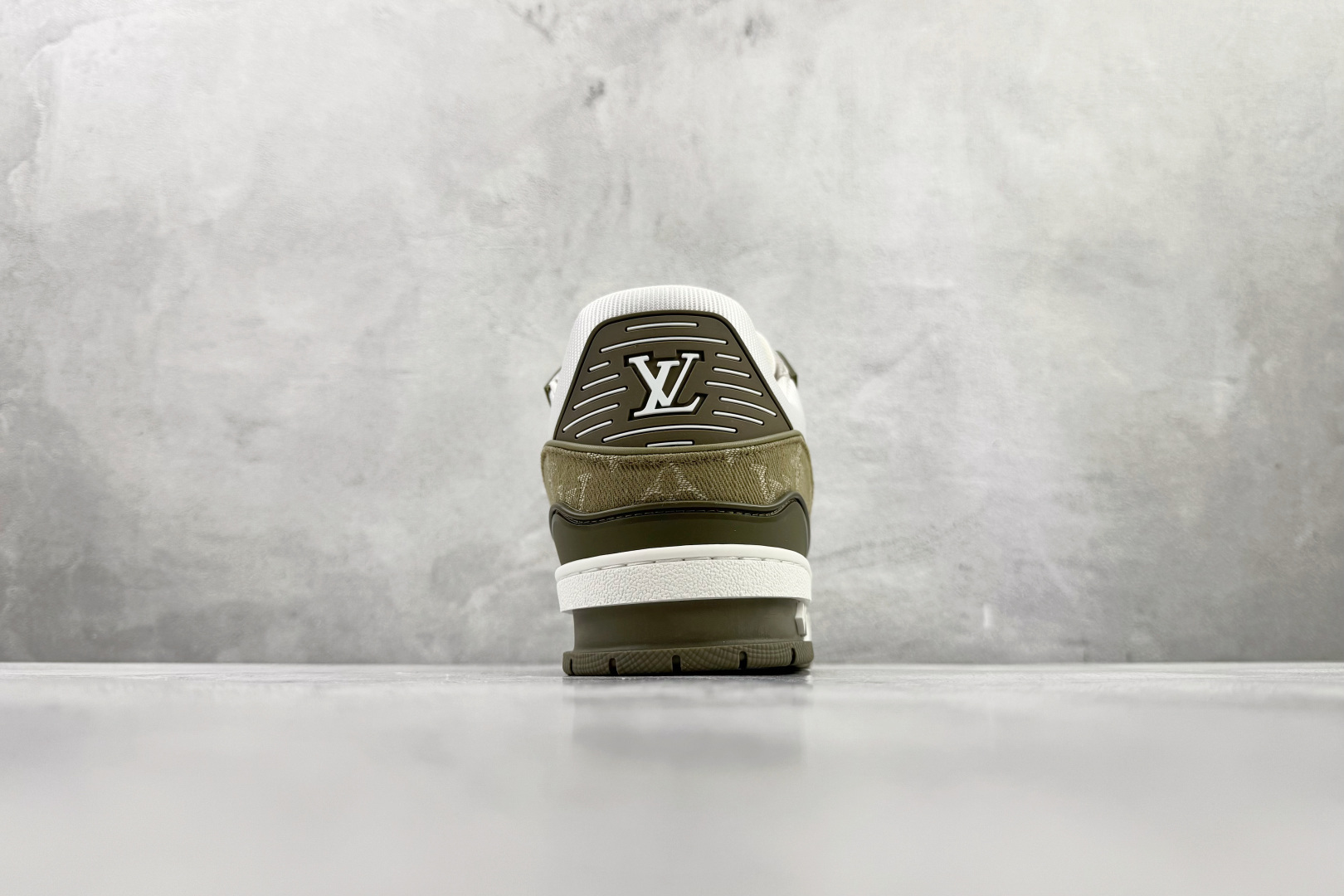 顶级纯原 LOUIS VUITTTrainer 绿色 1AIKMV 顶级纯原 LOUIS VUITTTrainer 绿色 1AIKMV