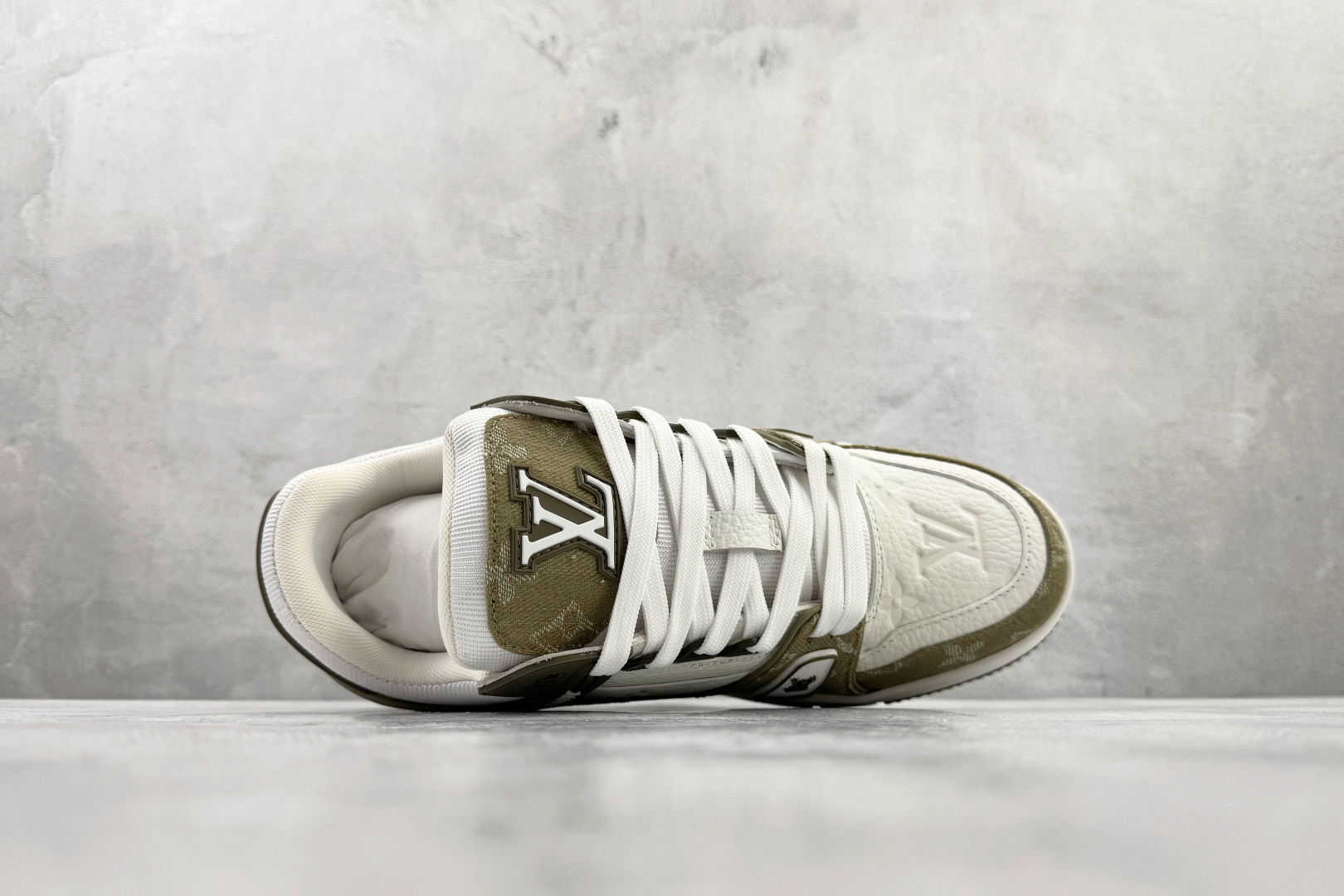 顶级纯原 LOUIS VUITTTrainer 绿色 1AIKMV 顶级纯原 LOUIS VUITTTrainer 绿色 1AIKMV