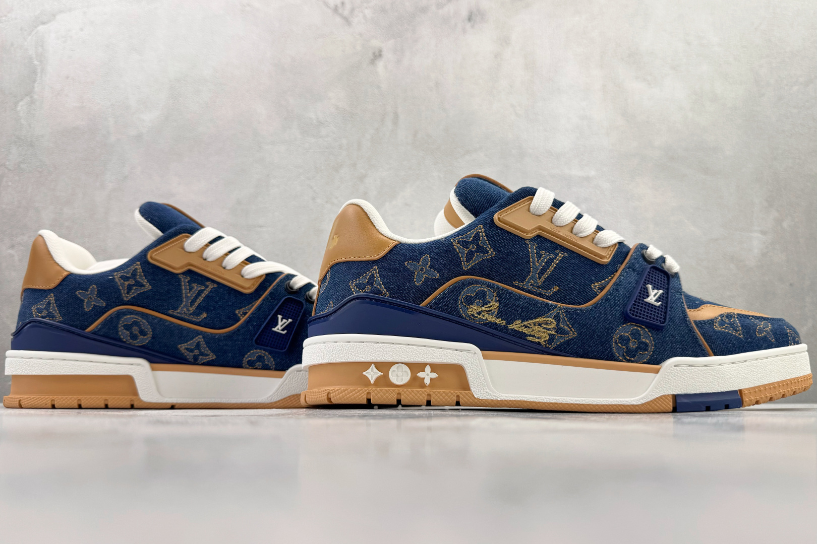 顶级纯原 LOUIS VUITTTrainer 蓝色 1AJ360