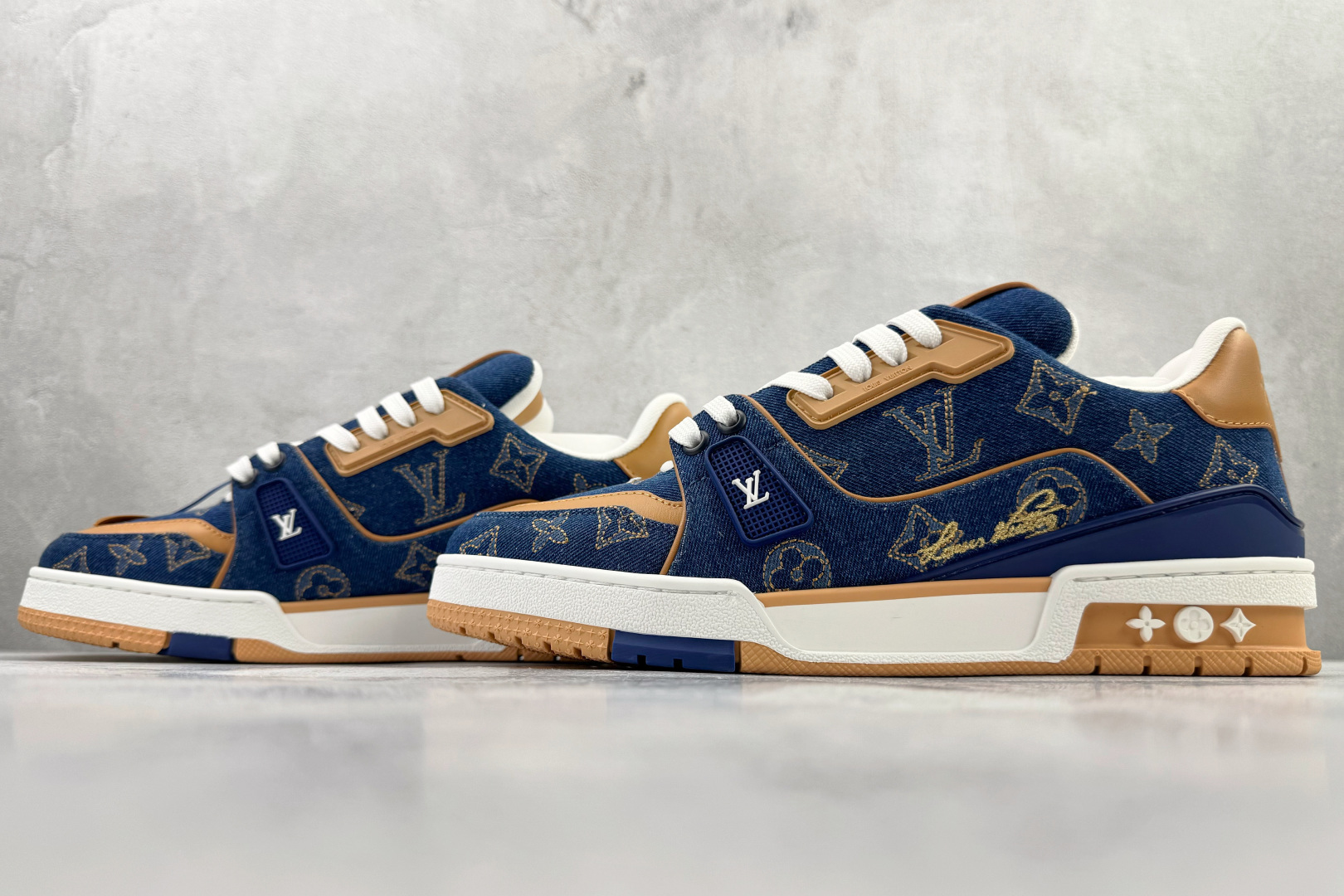 顶级纯原 LOUIS VUITTTrainer 蓝色 1AJ360