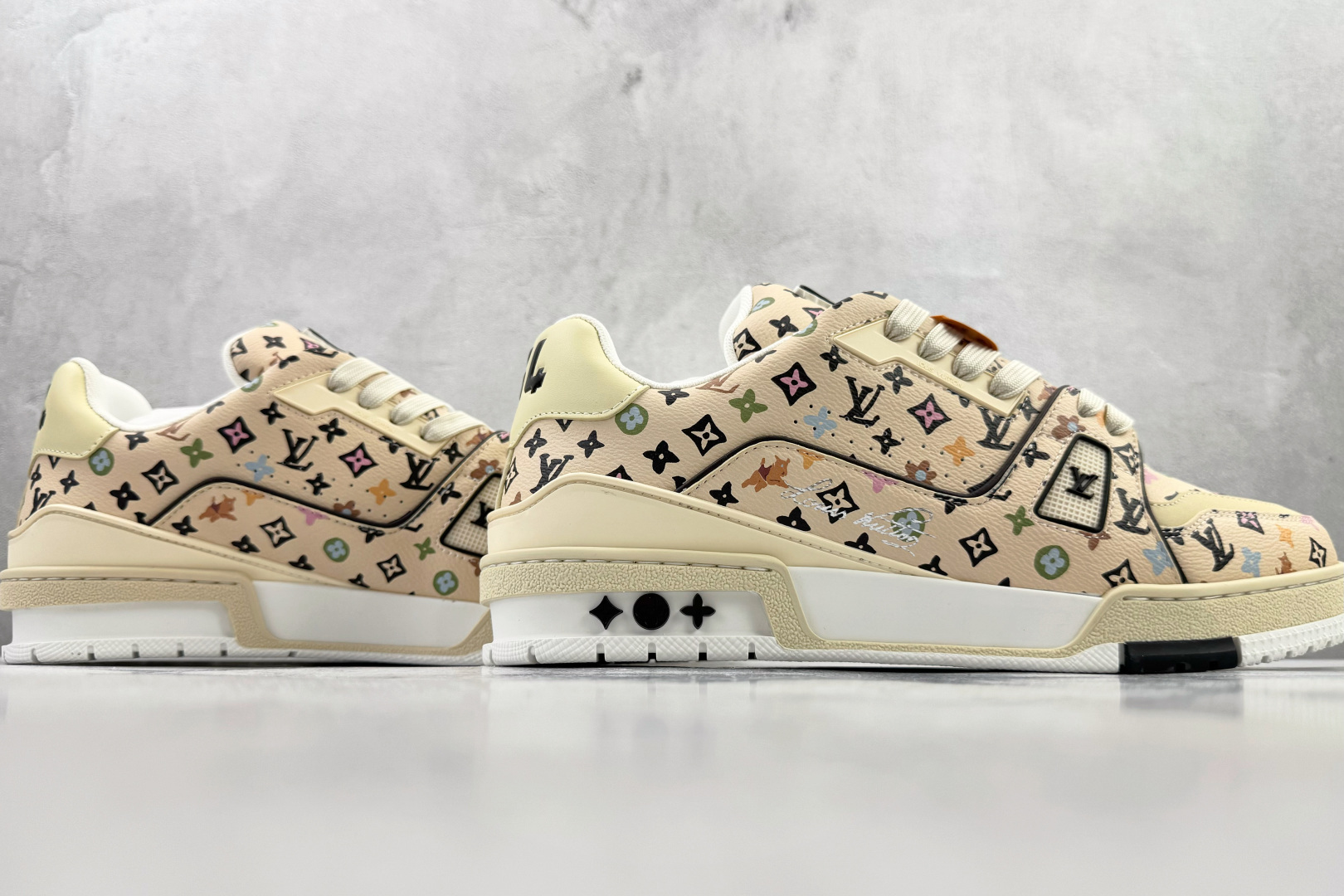 顶级纯原 Tyler x LOUIS VUITTTrainer 米色 1ACXBG 顶级纯原 Tyler x LOUIS VUITTTrainer 米色 1ACXBG