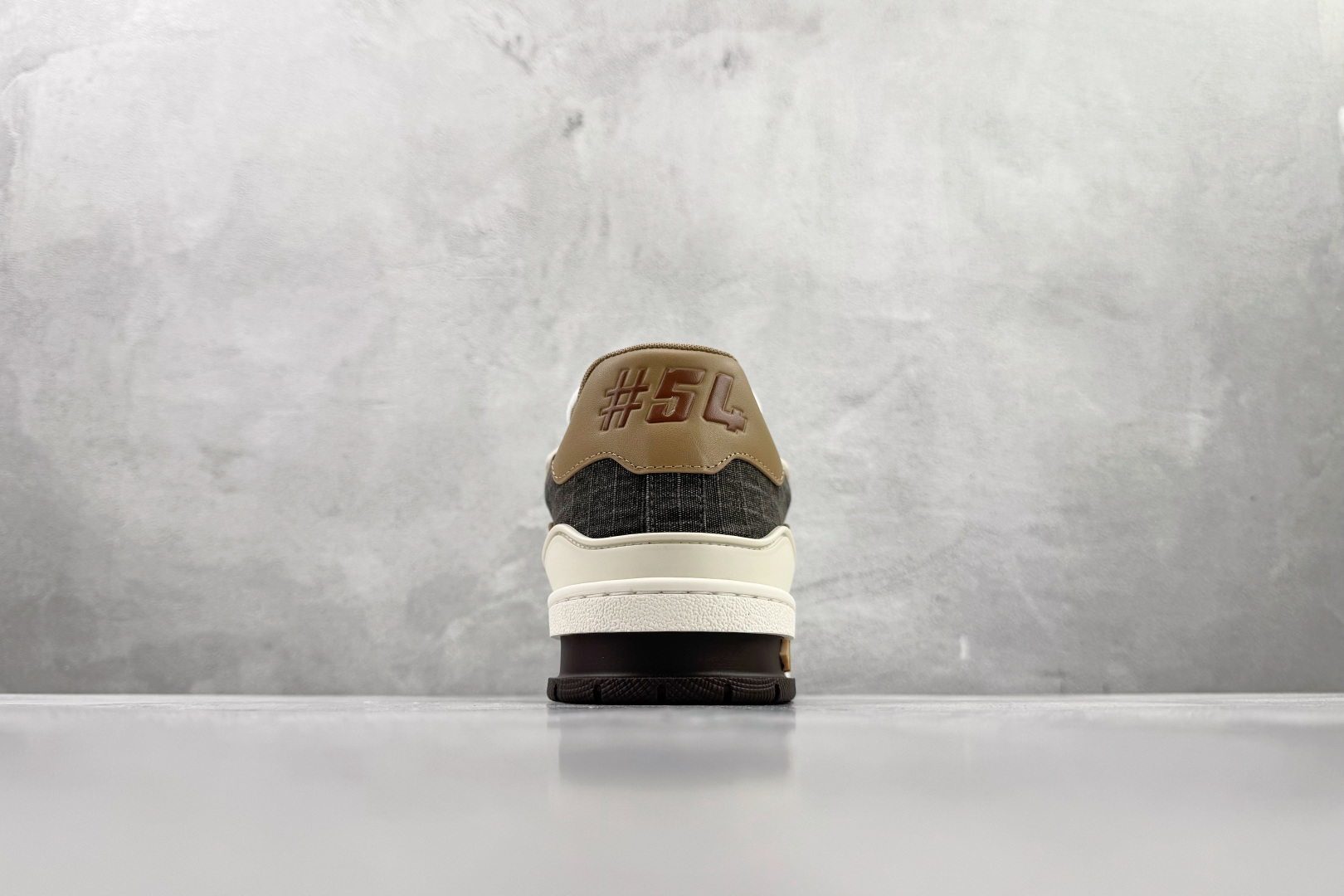 顶级纯原 LOUIS VUITTTrainer 棕色 1AHTFL