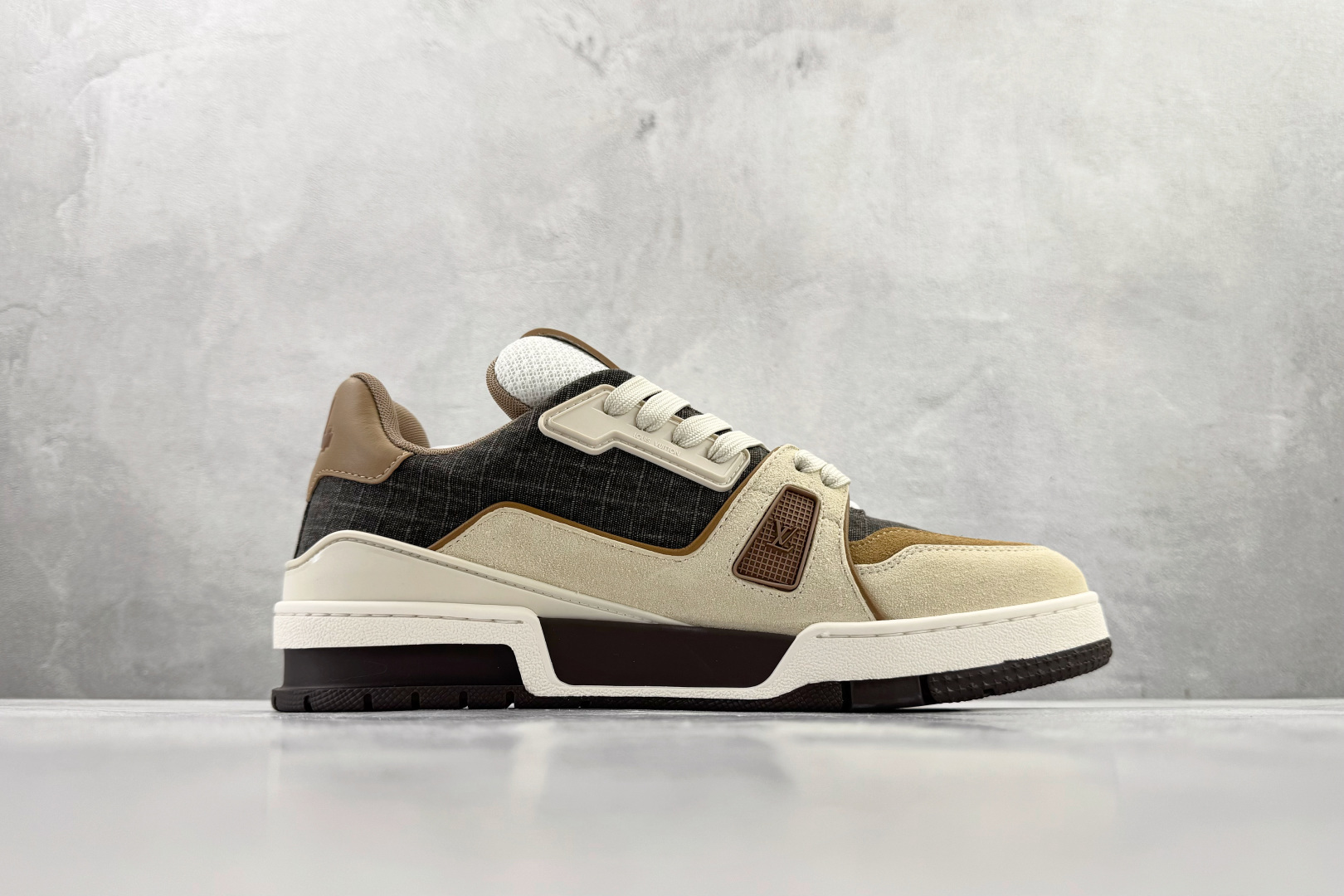 顶级纯原 LOUIS VUITTTrainer 棕色 1AHTFL