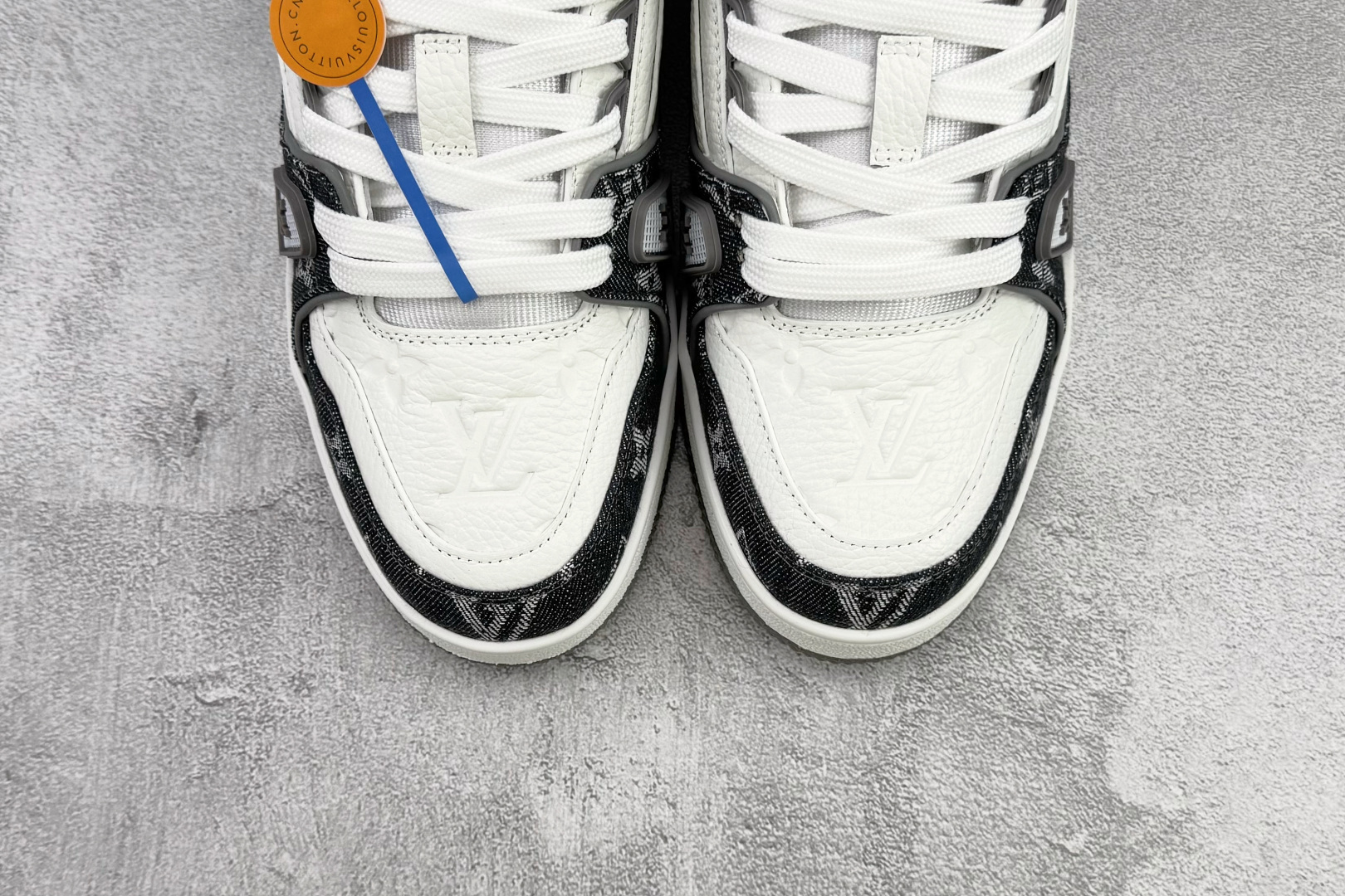 顶级纯原 LOUIS VUITTTrainer 灰白 1ADH2W