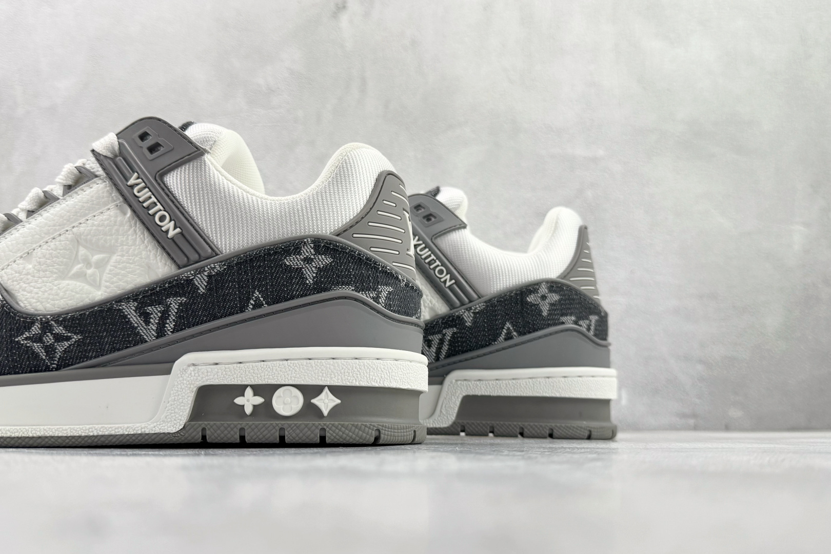 顶级纯原 LOUIS VUITTTrainer 灰白 1ADH2W