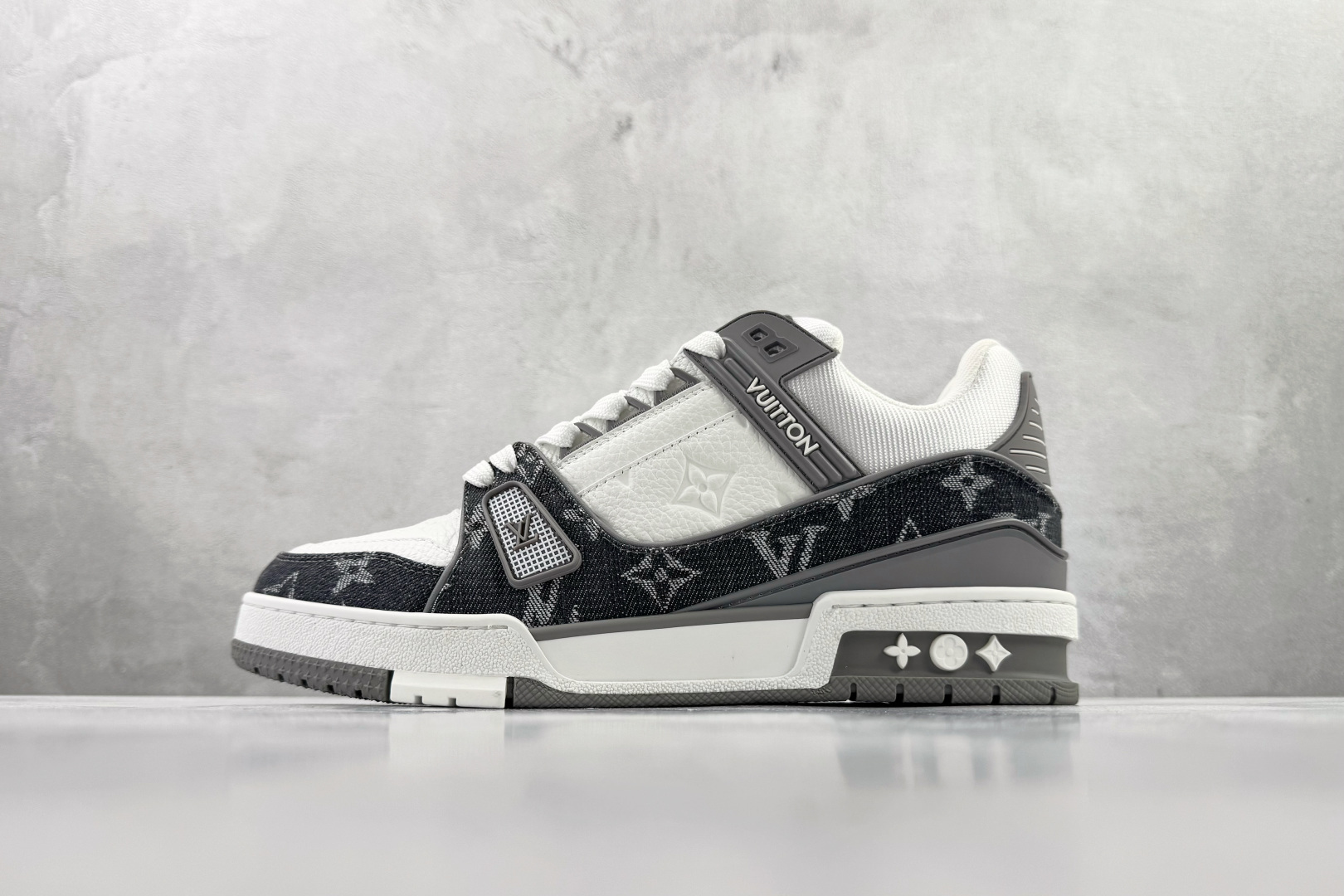 顶级纯原 LOUIS VUITTTrainer 灰白 1ADH2W