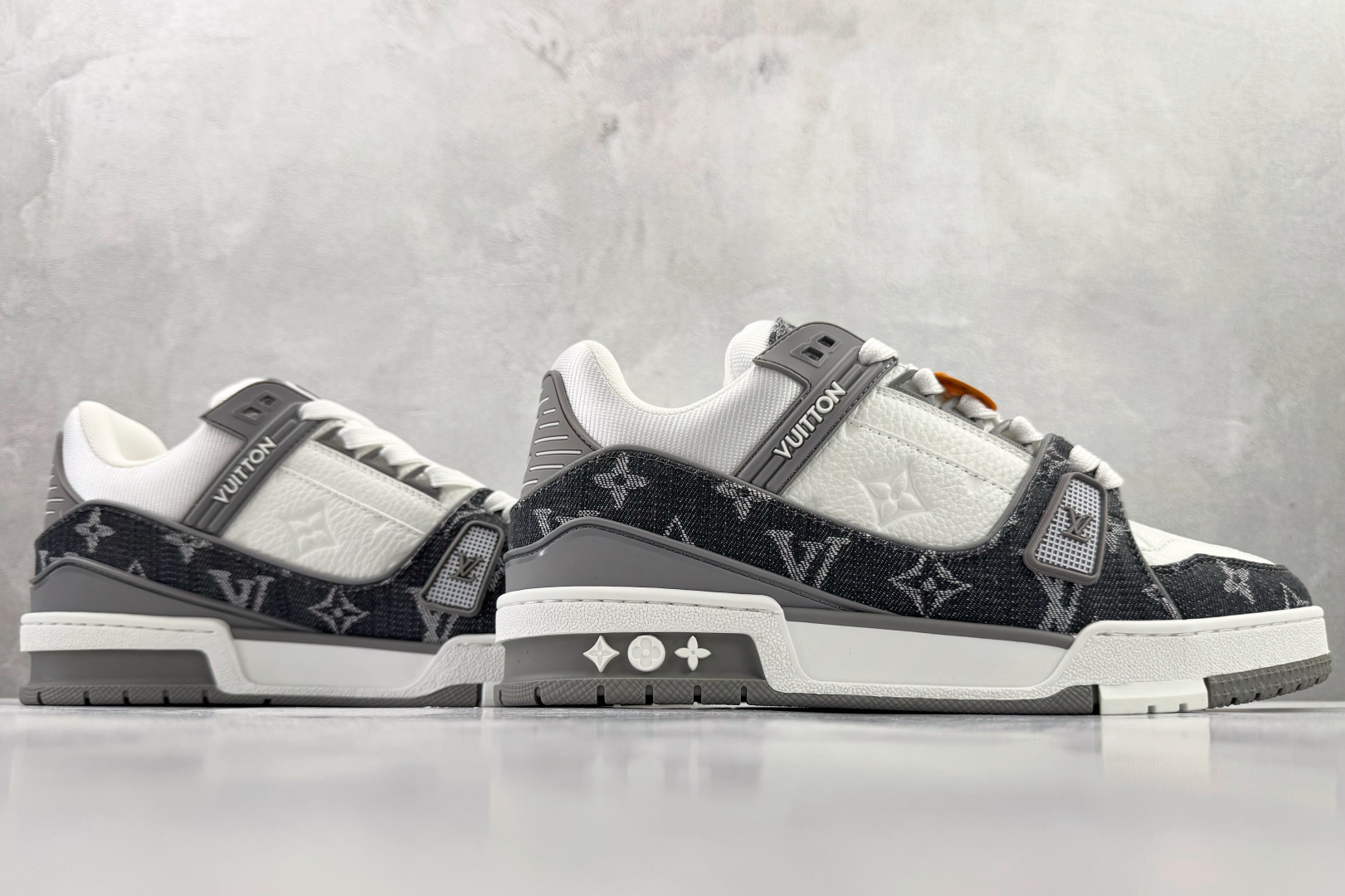 顶级纯原 LOUIS VUITTTrainer 灰白 1ADH2W