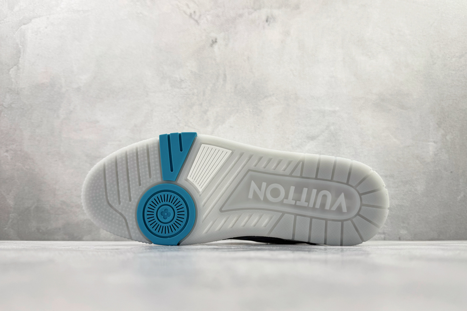 顶级纯原 LOUIS VUITTTrainer 白蓝紫 1APHLB