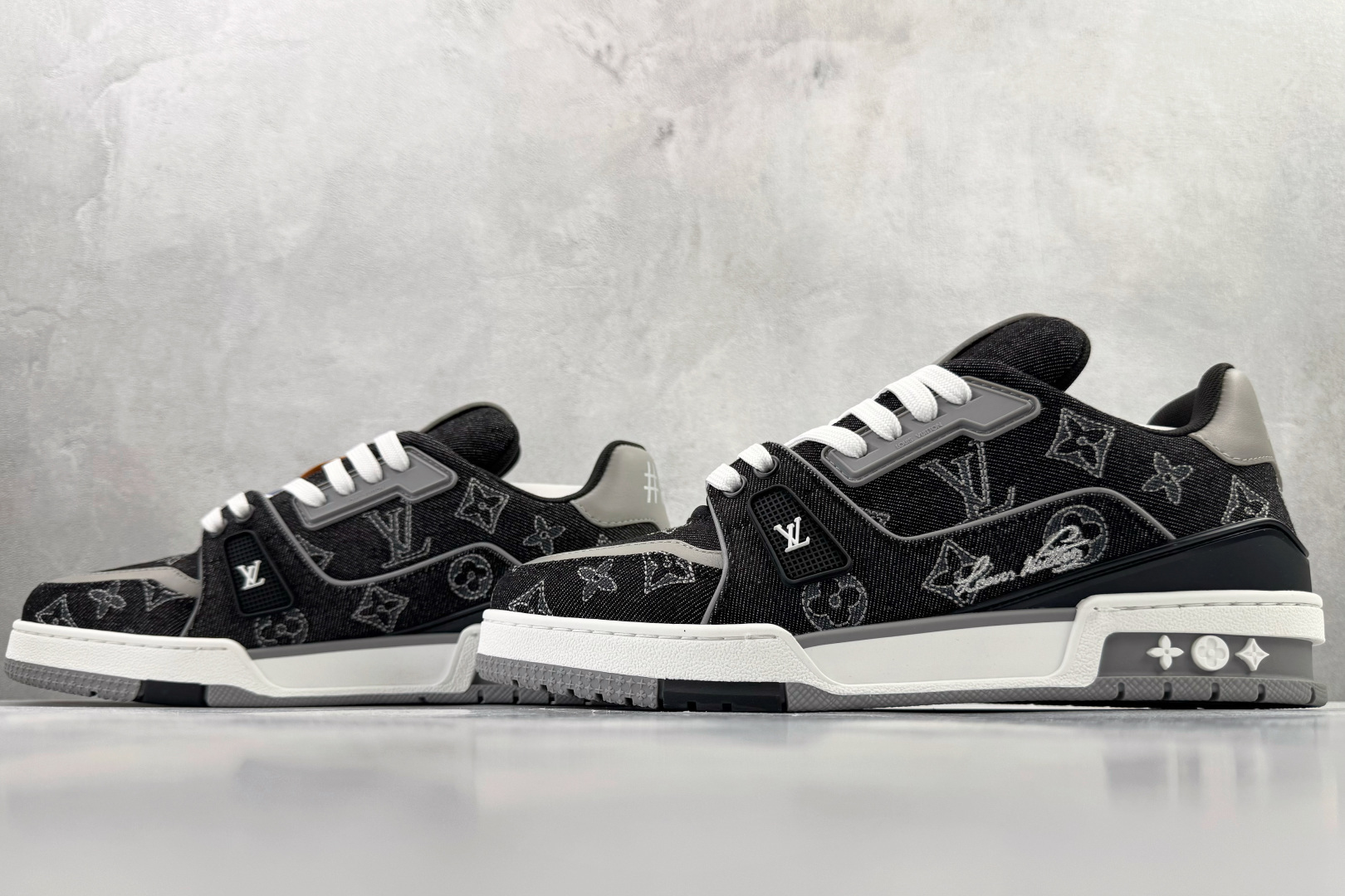 顶级纯原 LOUIS VUITTTrainer 黑色 1AJ340