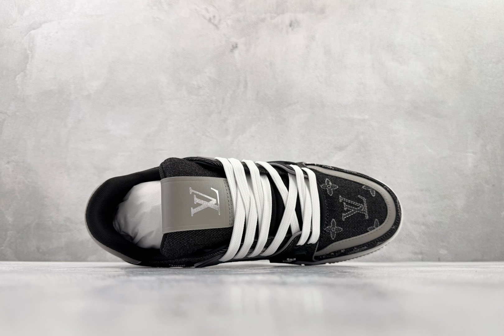 顶级纯原 LOUIS VUITTTrainer 黑色 1AJ340