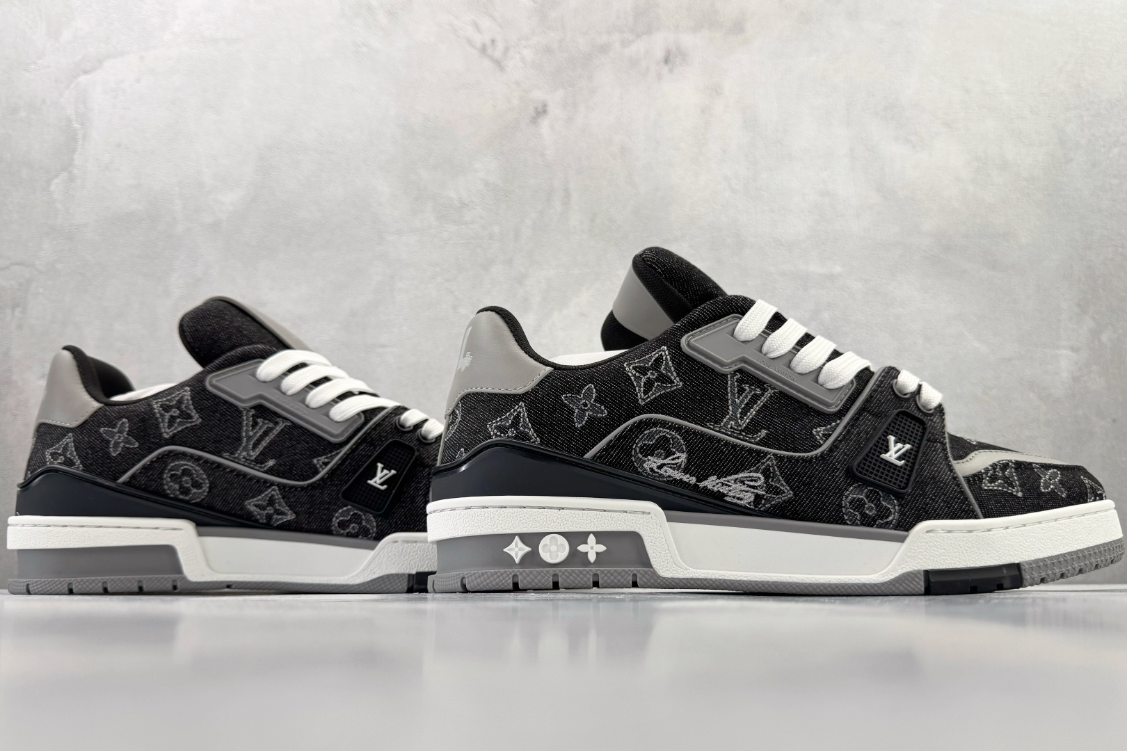 顶级纯原 LOUIS VUITTTrainer 黑色 1AJ340