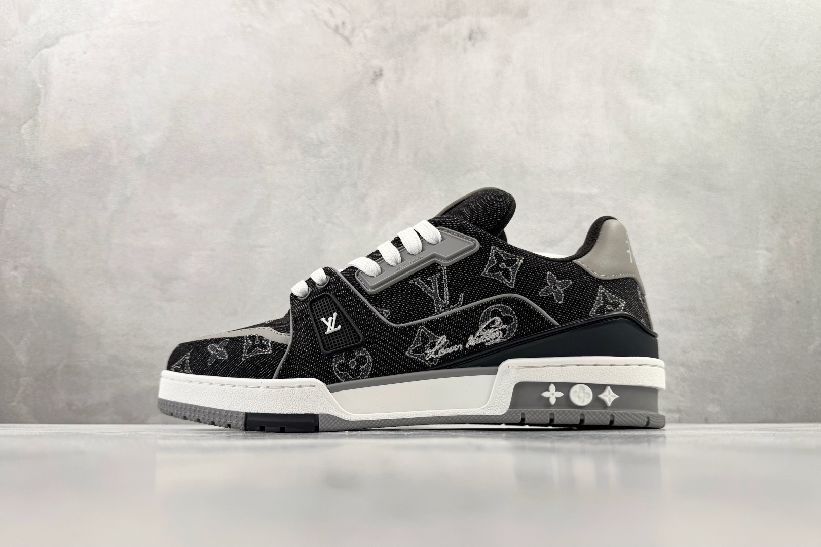 顶级纯原 LOUIS VUITTTrainer 黑色 1AJ340