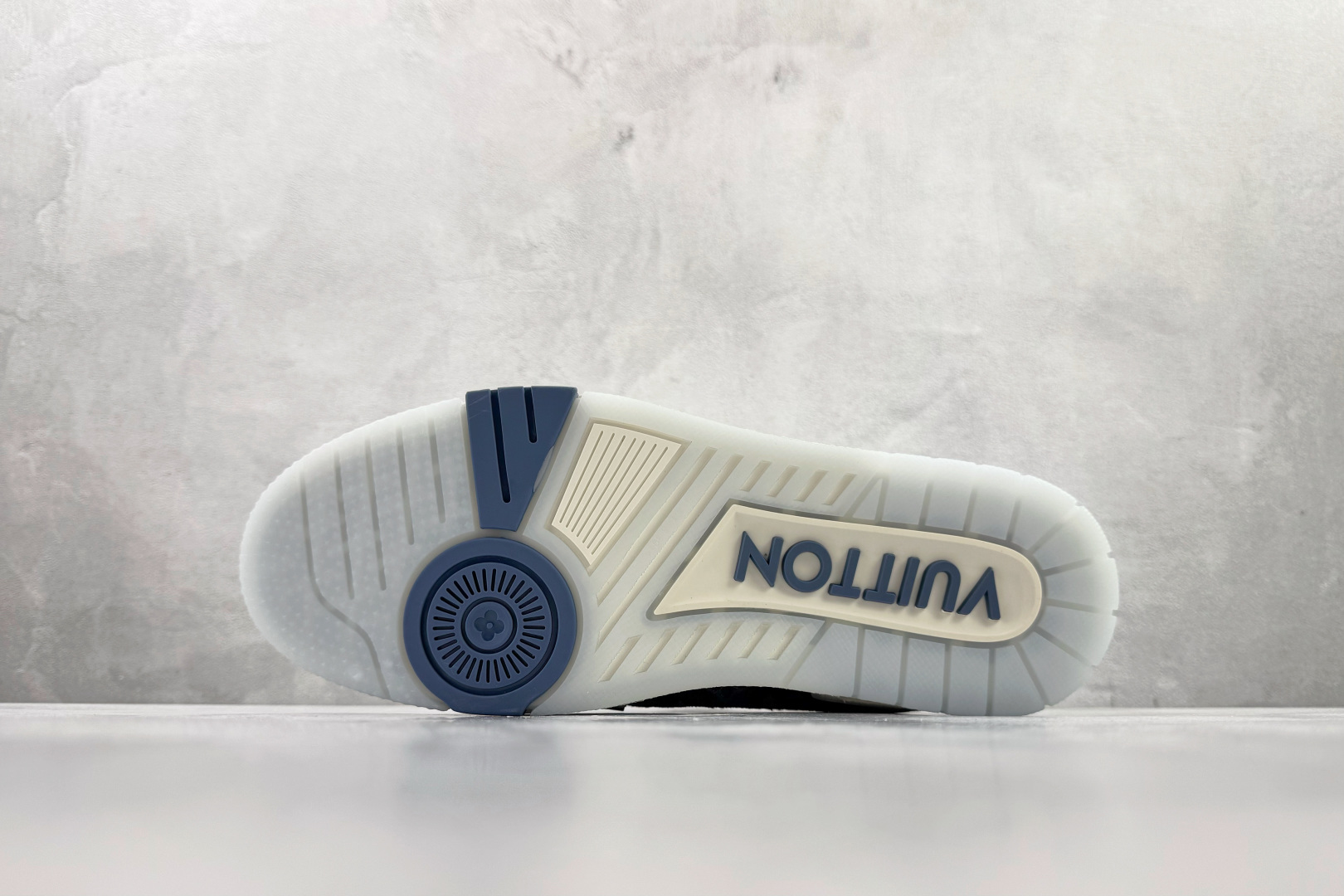 顶级纯原 LOUIS VUITTTrainer 蓝白 1ADHIT