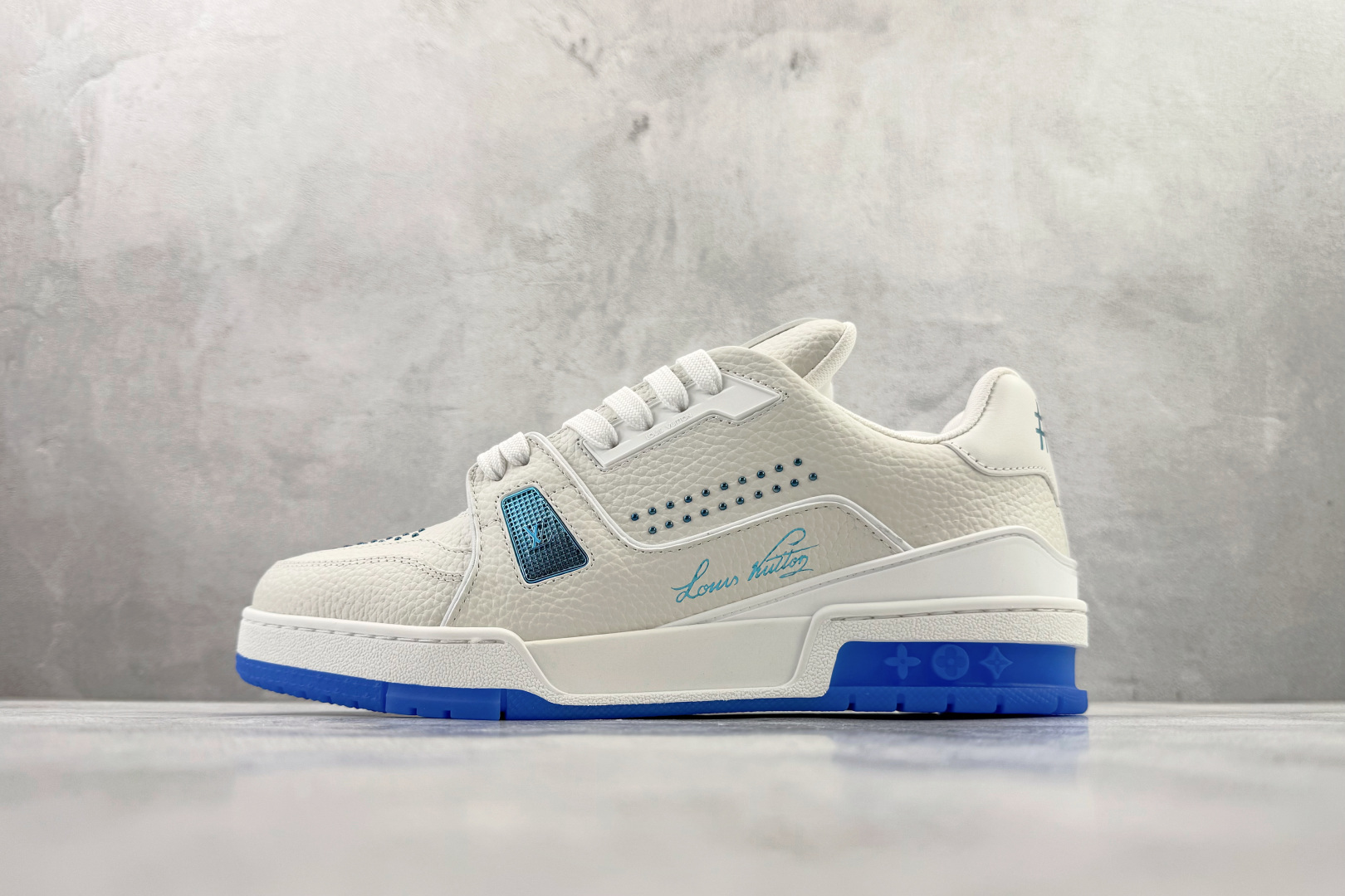 顶级纯原 LOUIS VUITTTrainer 海蓝 1AHTHO