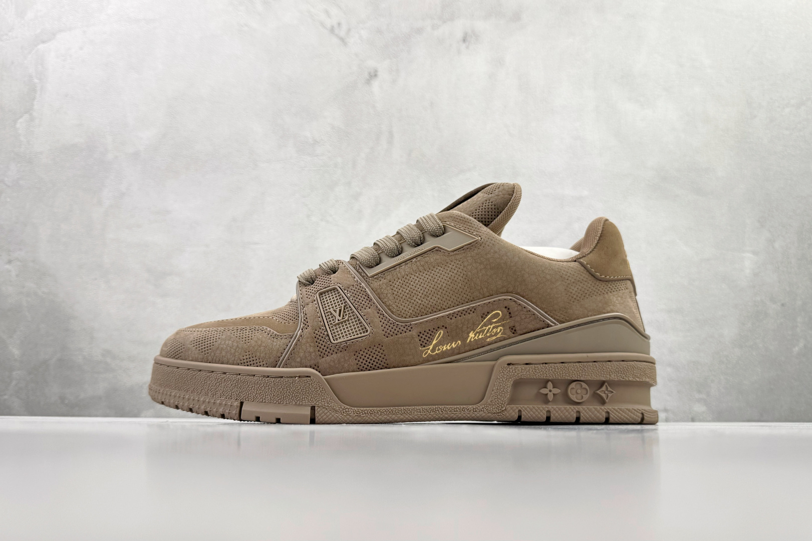 顶级纯原 LOUIS VUITTTrainer 褐色 1AHCWP 顶级纯原 LOUIS VUITTTrainer 褐色 1AHCWP