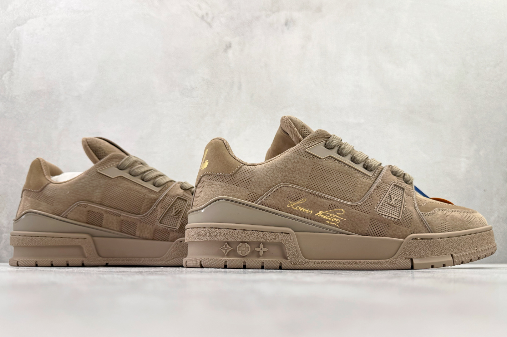 顶级纯原 LOUIS VUITTTrainer 褐色 1AHCWP 顶级纯原 LOUIS VUITTTrainer 褐色 1AHCWP