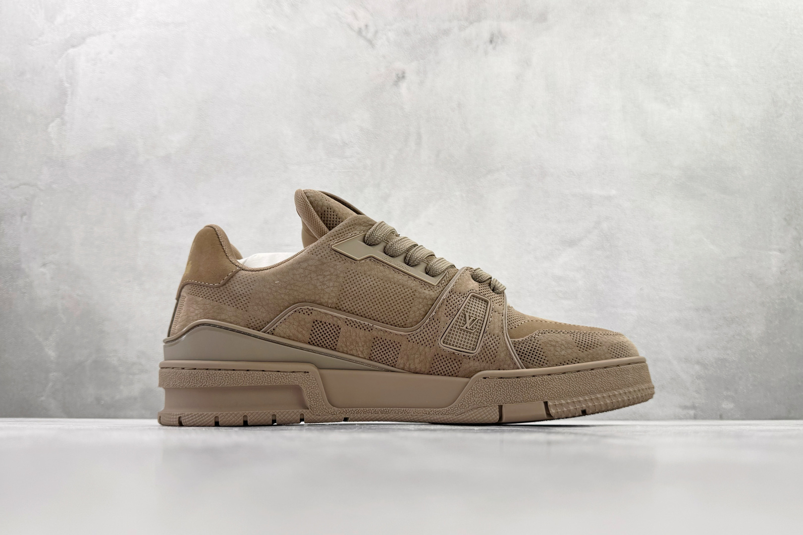 顶级纯原 LOUIS VUITTTrainer 褐色 1AHCWP 顶级纯原 LOUIS VUITTTrainer 褐色 1AHCWP