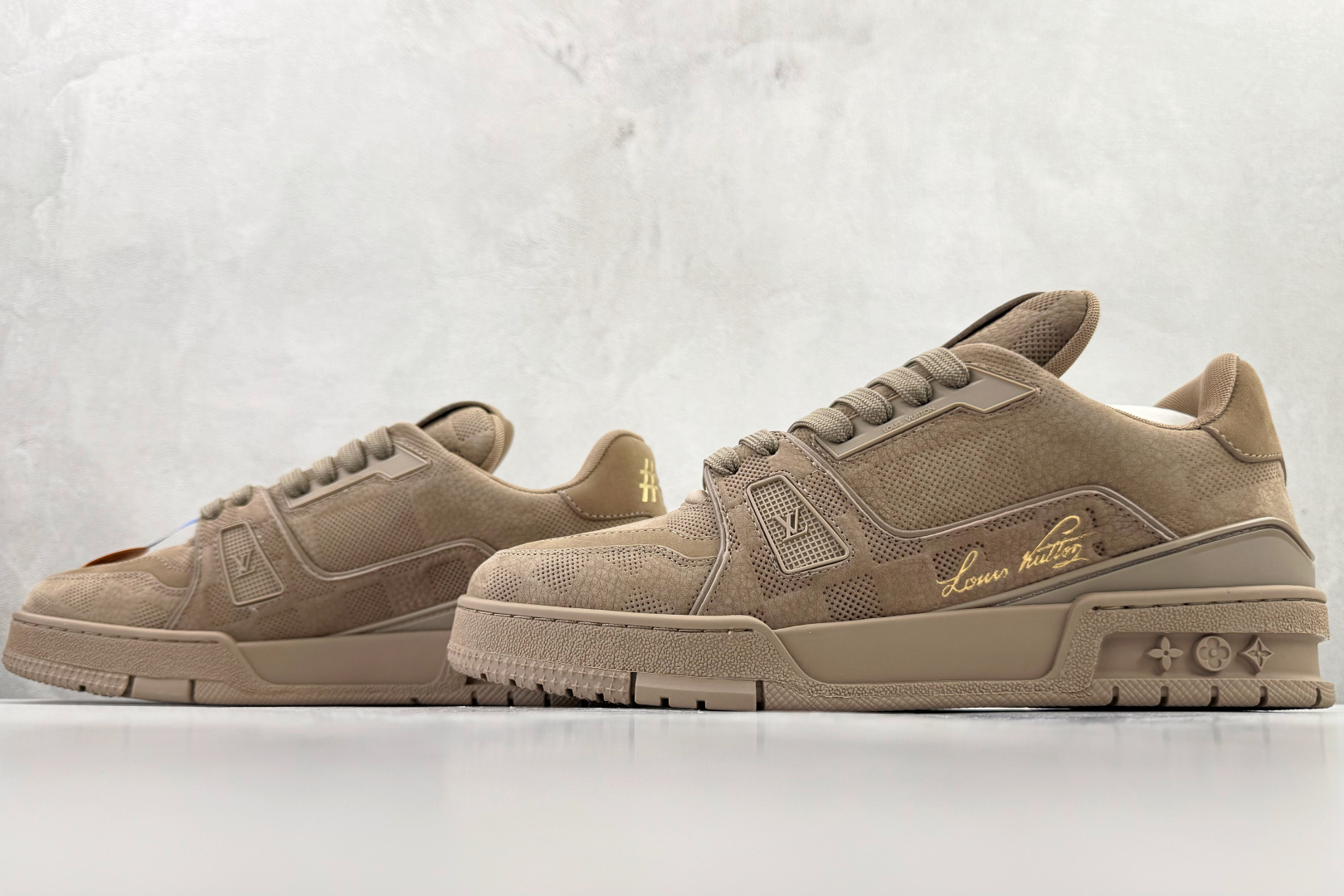 顶级纯原 LOUIS VUITTTrainer 褐色 1AHCWP 顶级纯原 LOUIS VUITTTrainer 褐色 1AHCWP