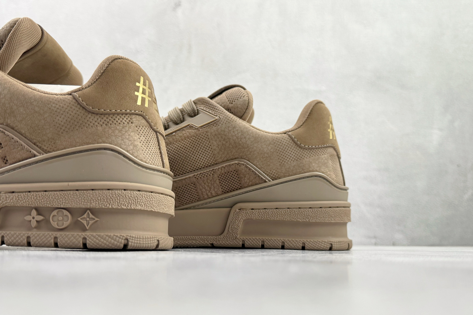 顶级纯原 LOUIS VUITTTrainer 褐色 1AHCWP 顶级纯原 LOUIS VUITTTrainer 褐色 1AHCWP