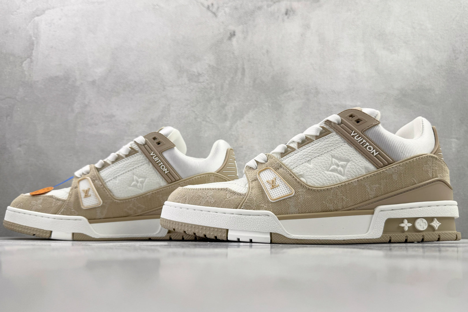 顶级纯原 LOUIS VUITTTrainer 米色 1AIKMH 顶级纯原 LOUIS VUITTTrainer 米色 1AIKMH