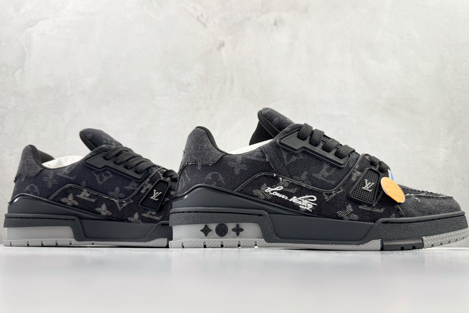 顶级纯原 LOUIS VUITTTrainer 黑色 1AC4ZB