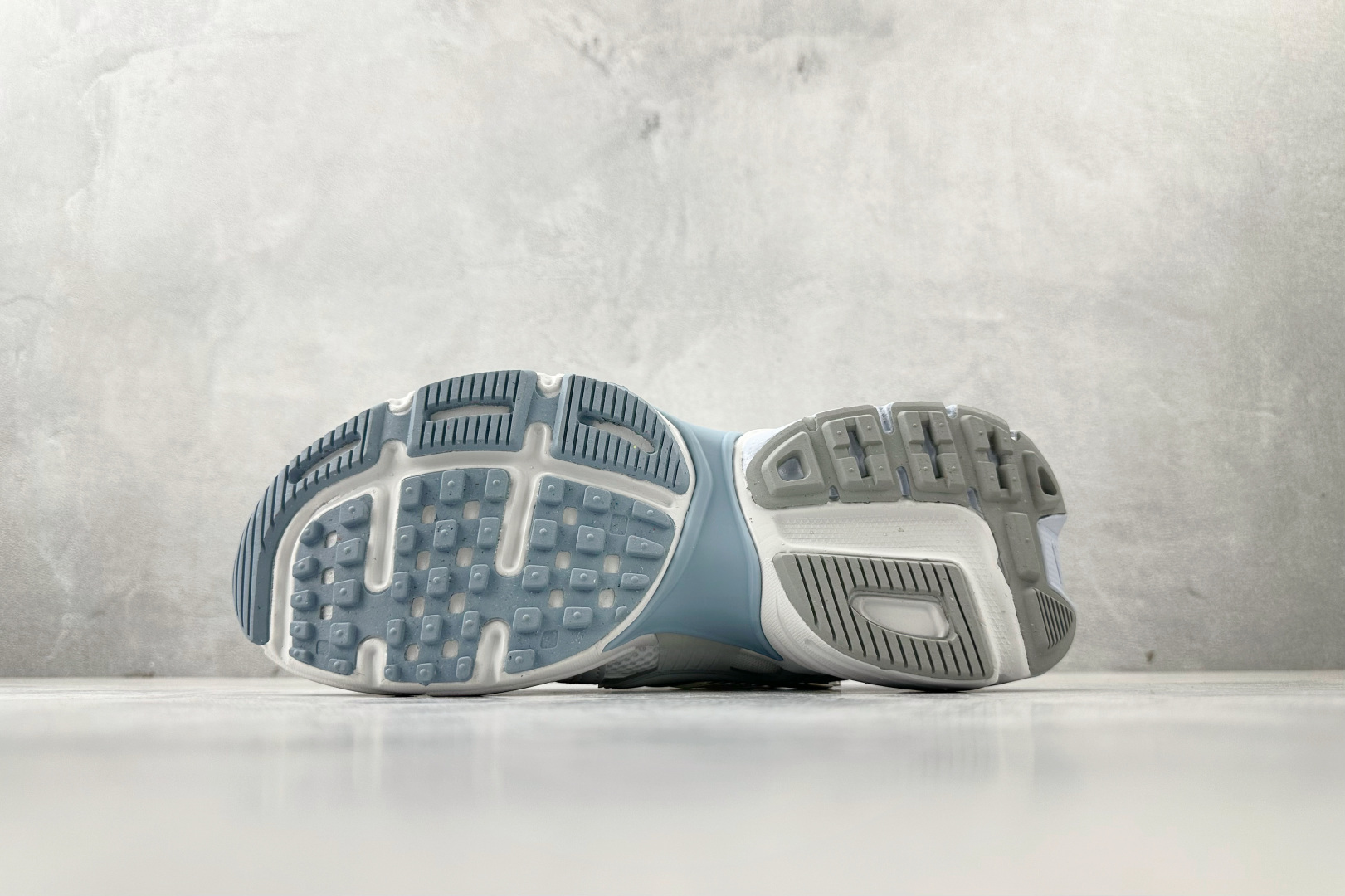 Nike V2K Run 白灰色 FD0736-009 Nike V2K Run 白灰色 FD0736-009