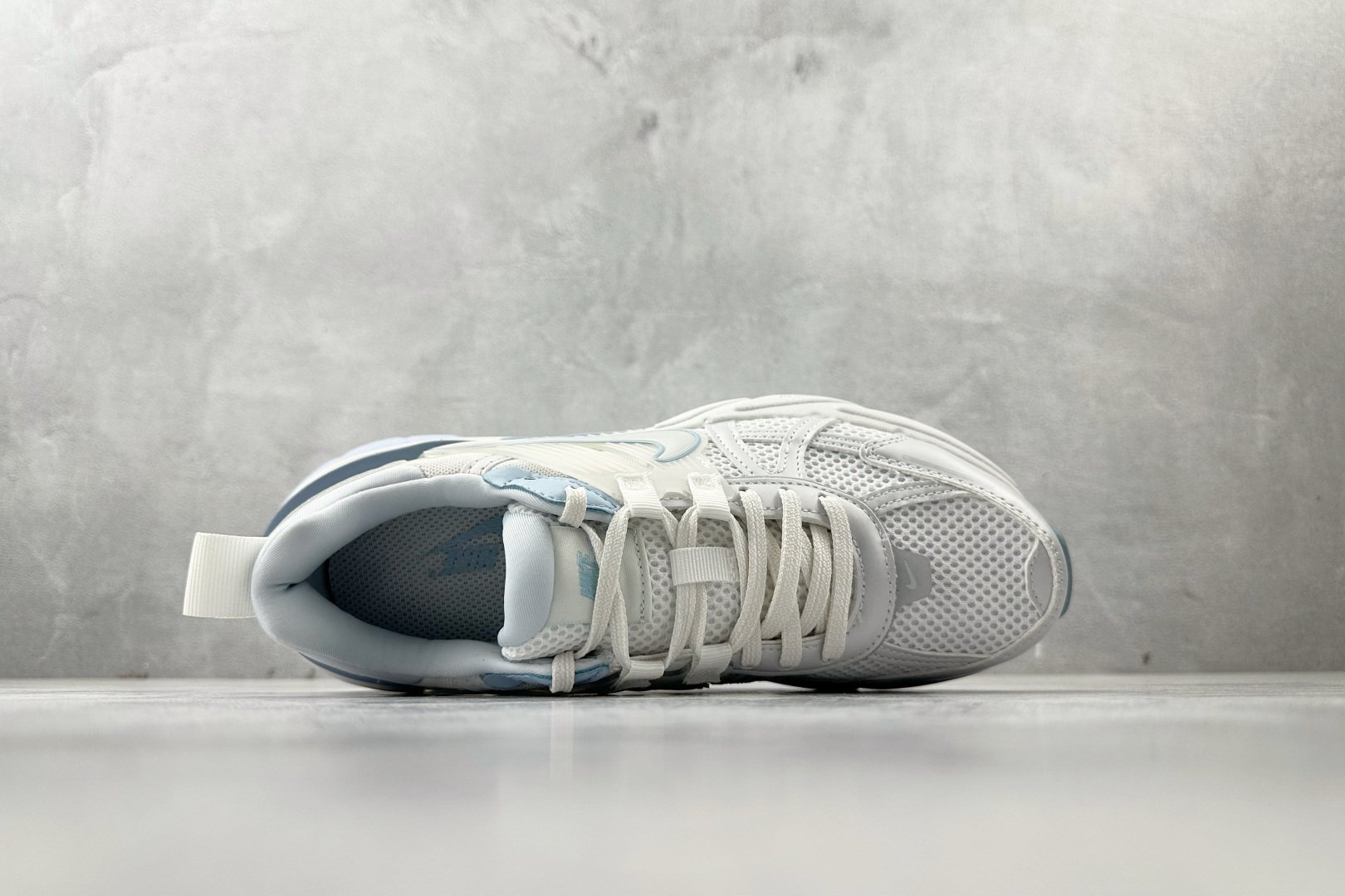 Nike V2K Run 白灰色 FD0736-009 Nike V2K Run 白灰色 FD0736-009